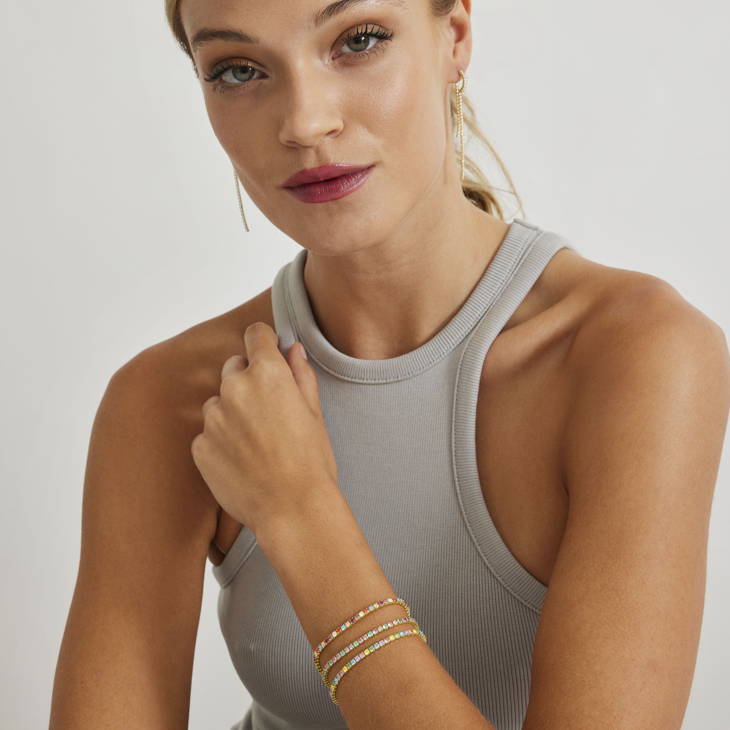 Pulsera de Plata de Ley 925 con Circonita Multicolor acabada en oro amarillo 18K - Tahu
