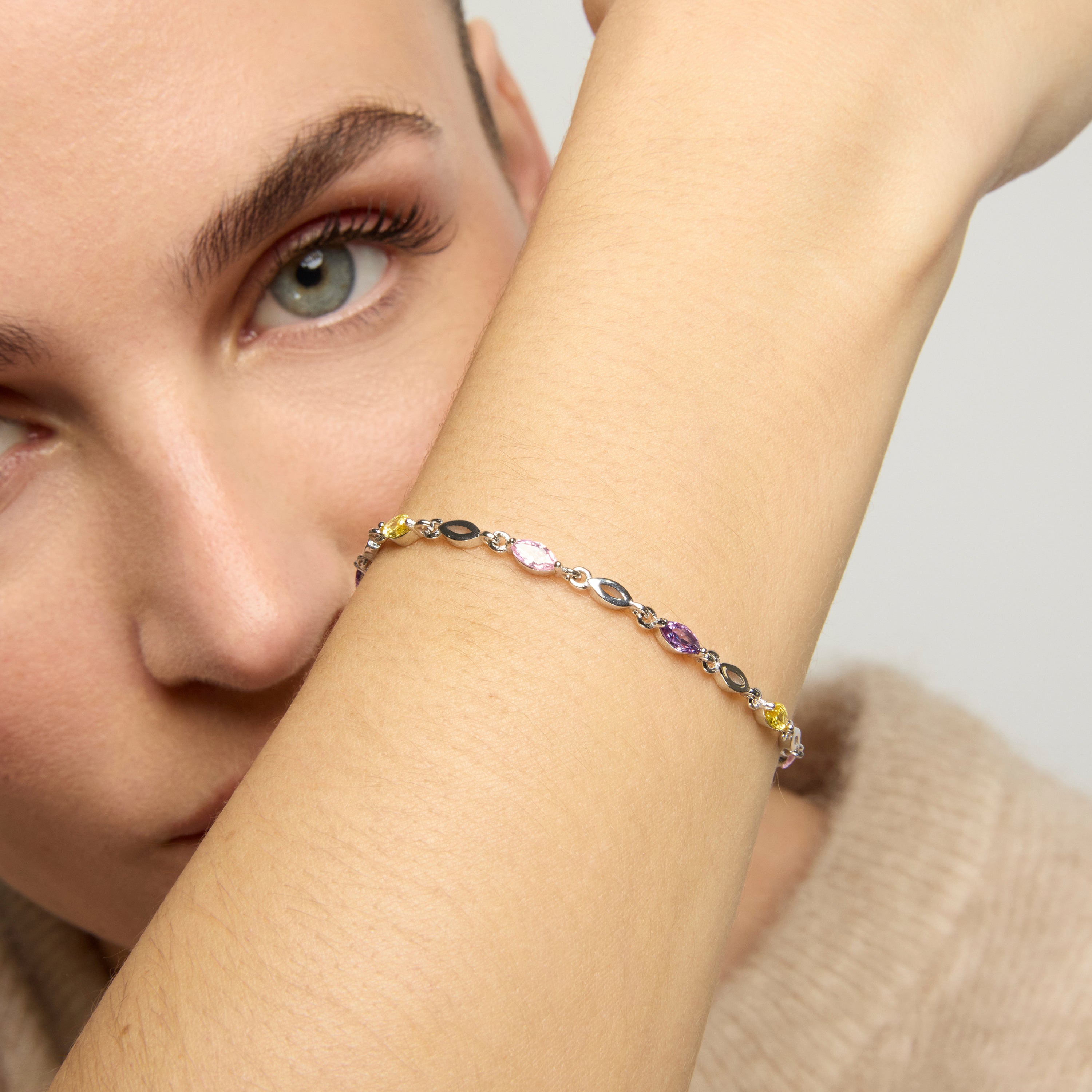 Pulsera de Plata de Ley 925 y Circonita Multicolor acabado oro amarillo de 18k - Imna