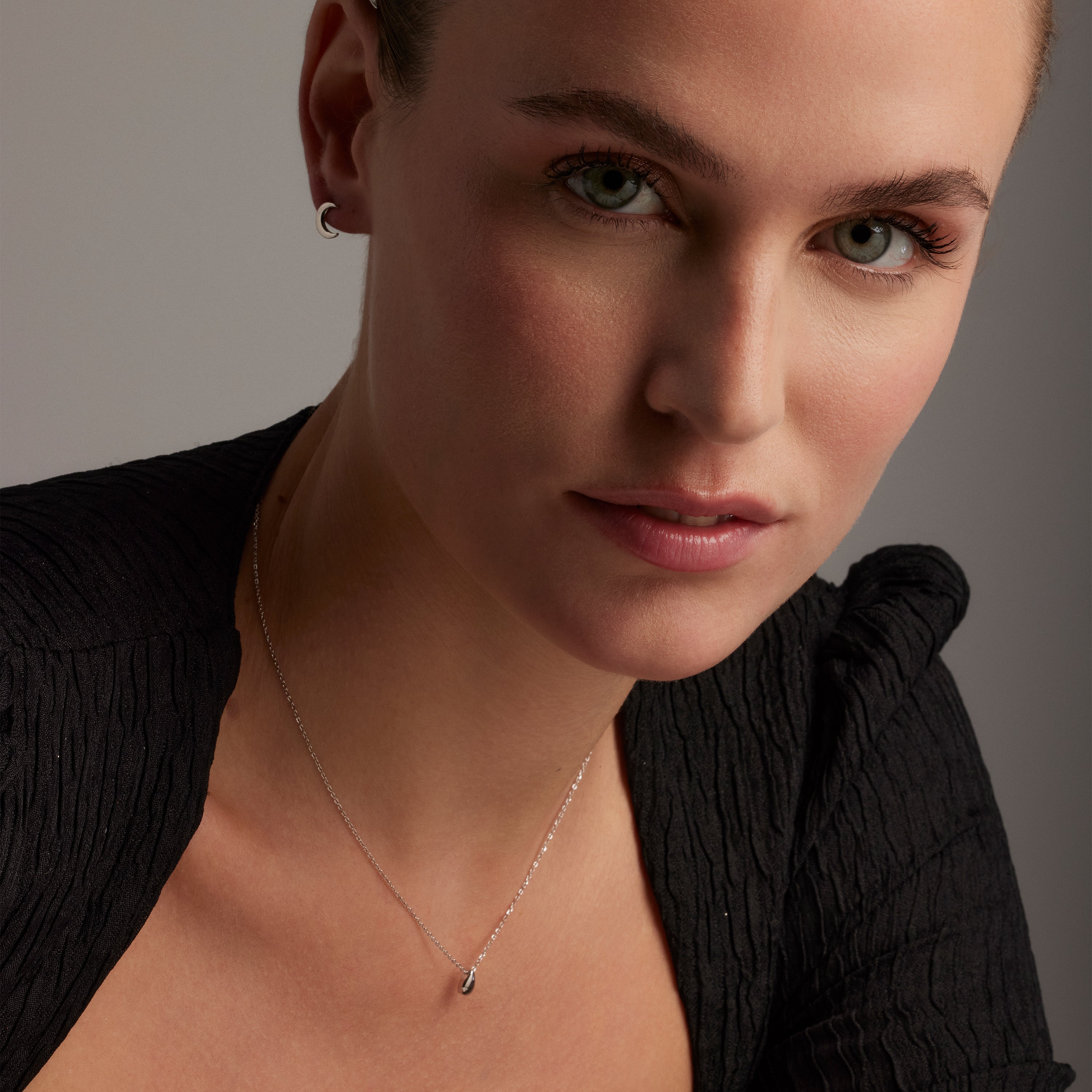 Orecchini in Argento Sterling 925 finiti in rodio - Crescent