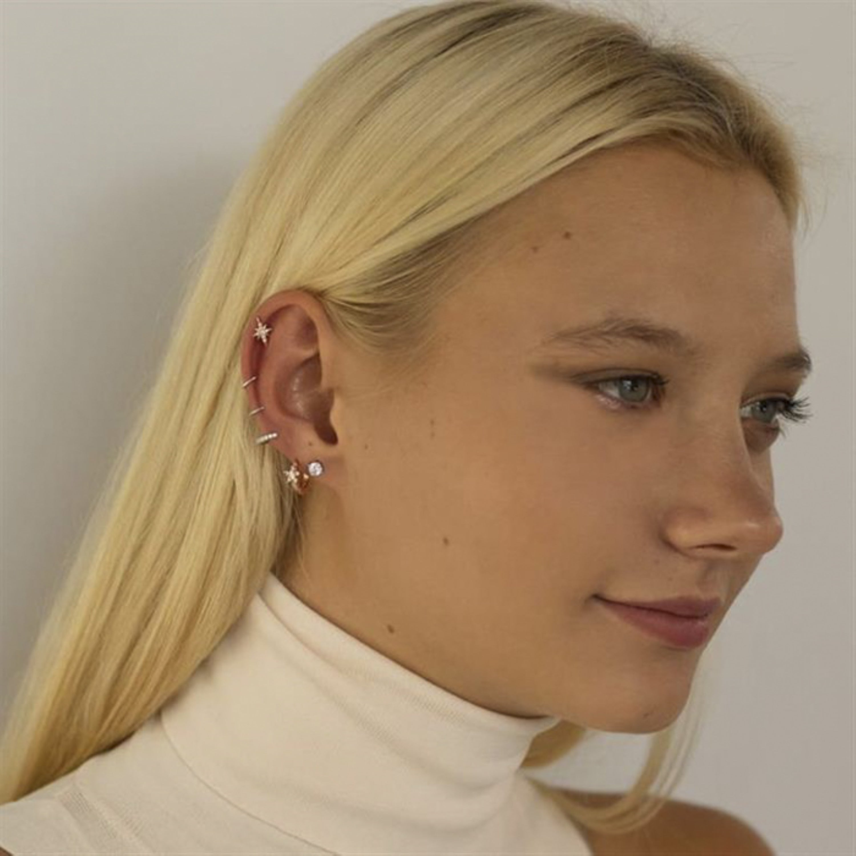 Echtsilber 925 Piercing mit glänzendem Zirkonia, veredelt mit 18K Roségold - Issphe
