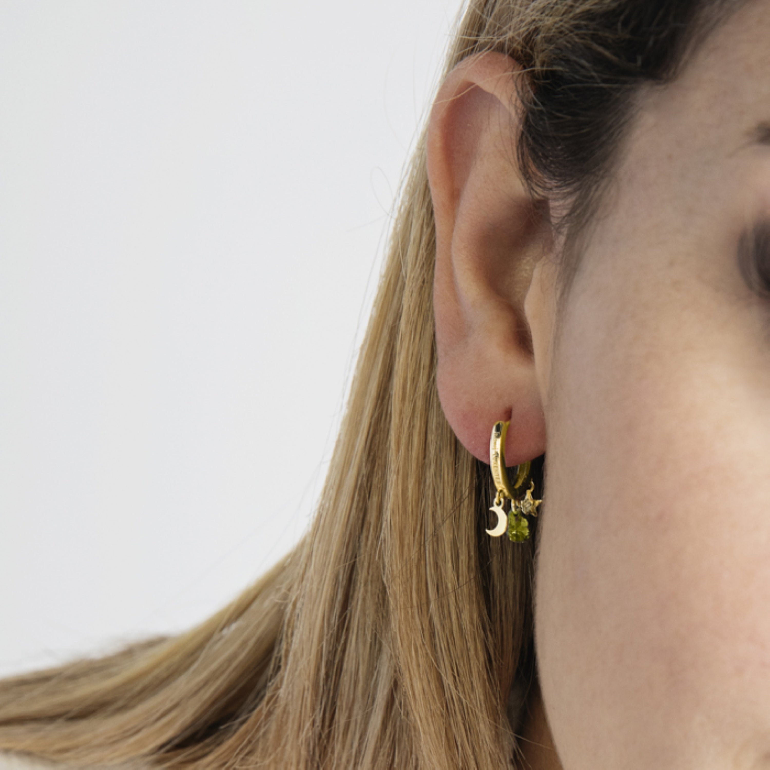 Pendientes de Plata de Ley 925 con Circonita Multicolor acabados en oro amarillo 18K - Saon
