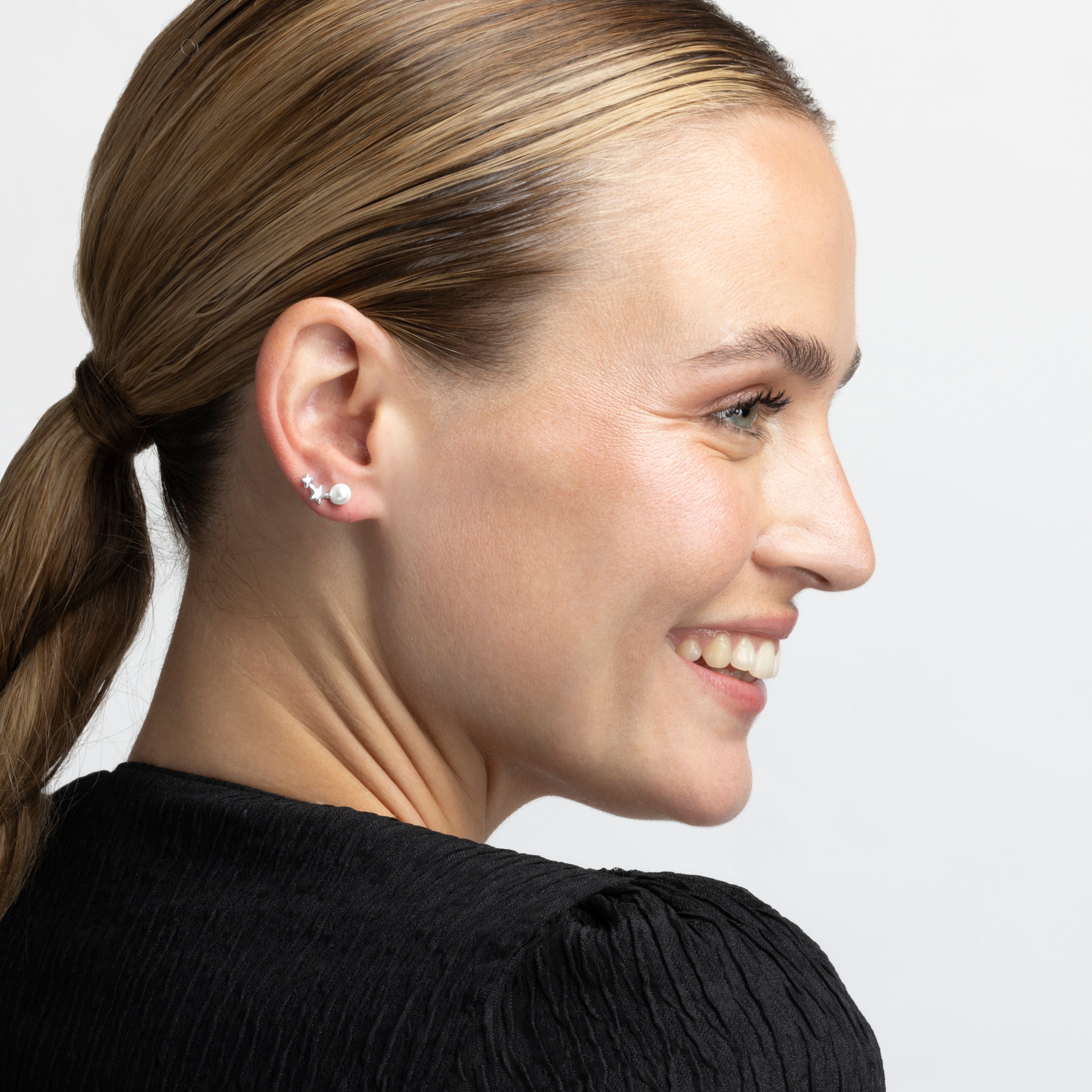 925 Sterling Silver Earrings with White Pearl finished in rhodium - Tinvia