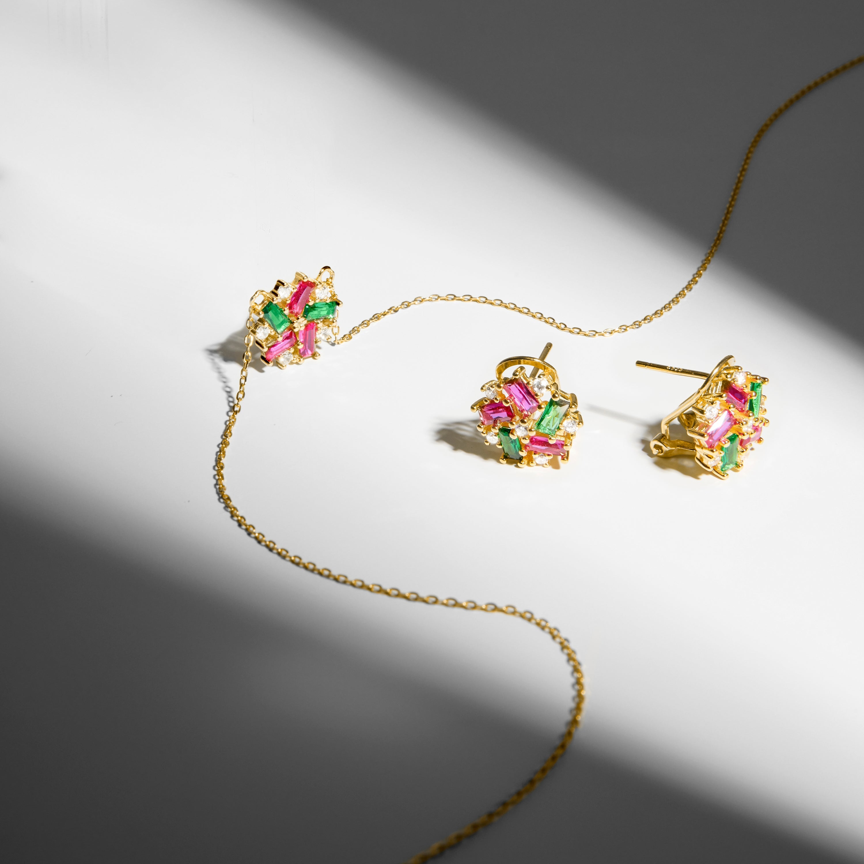 Pendientes de Plata de Ley 925 con Circonita Multicolor acabados en oro amarillo 18K - Wewi