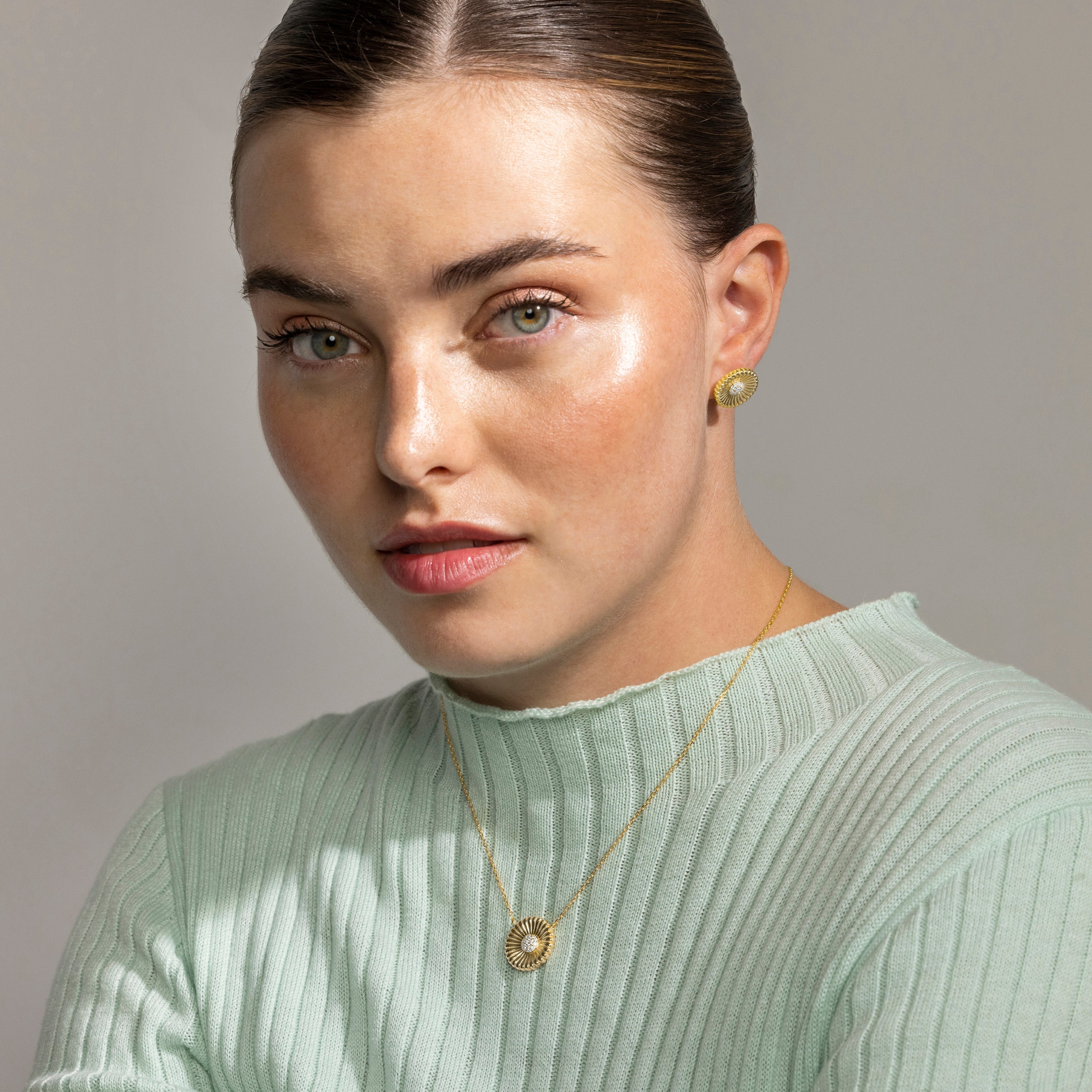 925 Sterling Silver Earrings with Brilliant Zirconia finished in 18k gold - Olie