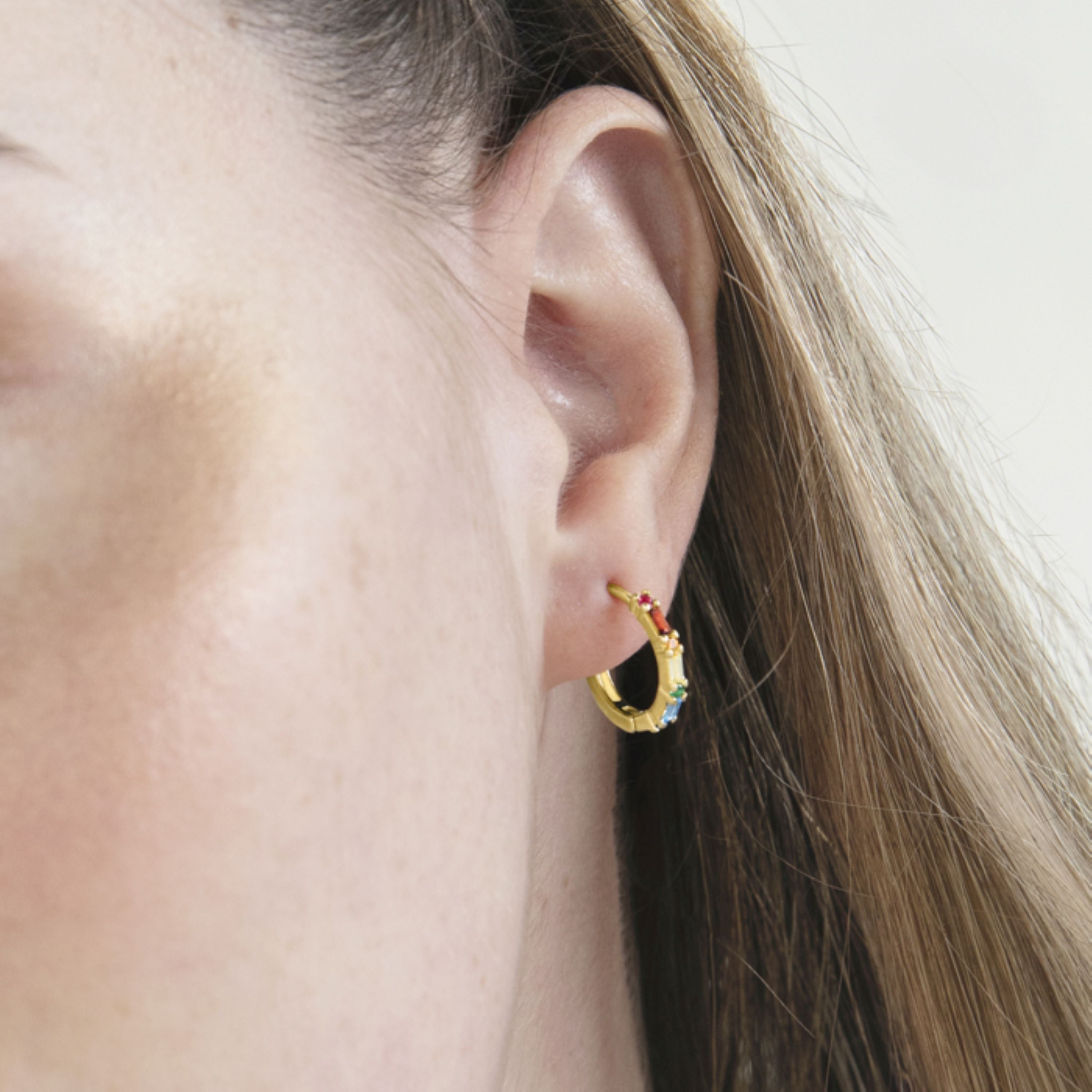 Pendientes de Plata de Ley 925 con Circonita Multicolor acabados en oro amarillo 18K - Hinnar