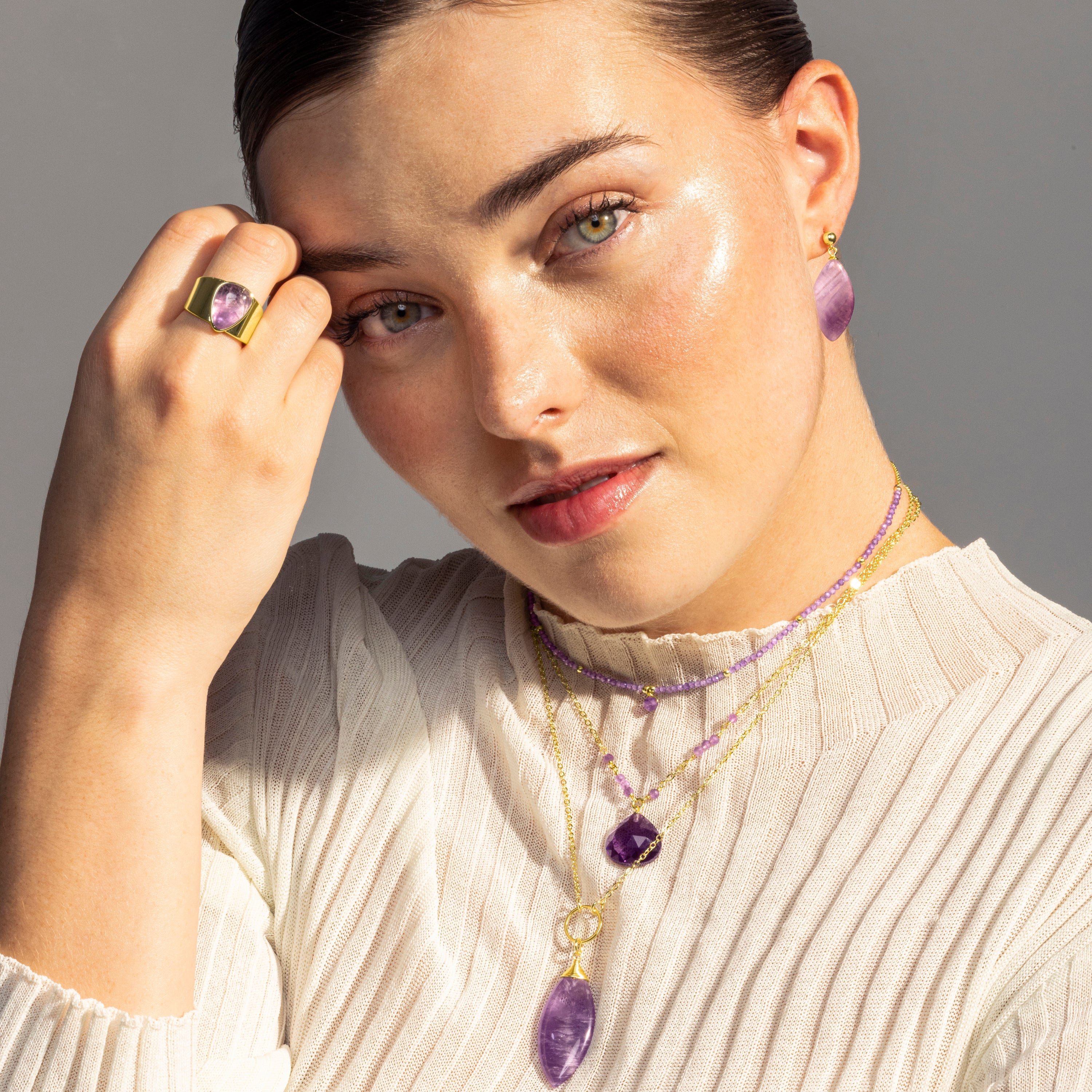 Boucles d'oreilles en argent sterling 925 avec améthyste naturelle finies en or jaune 18K - Ayom