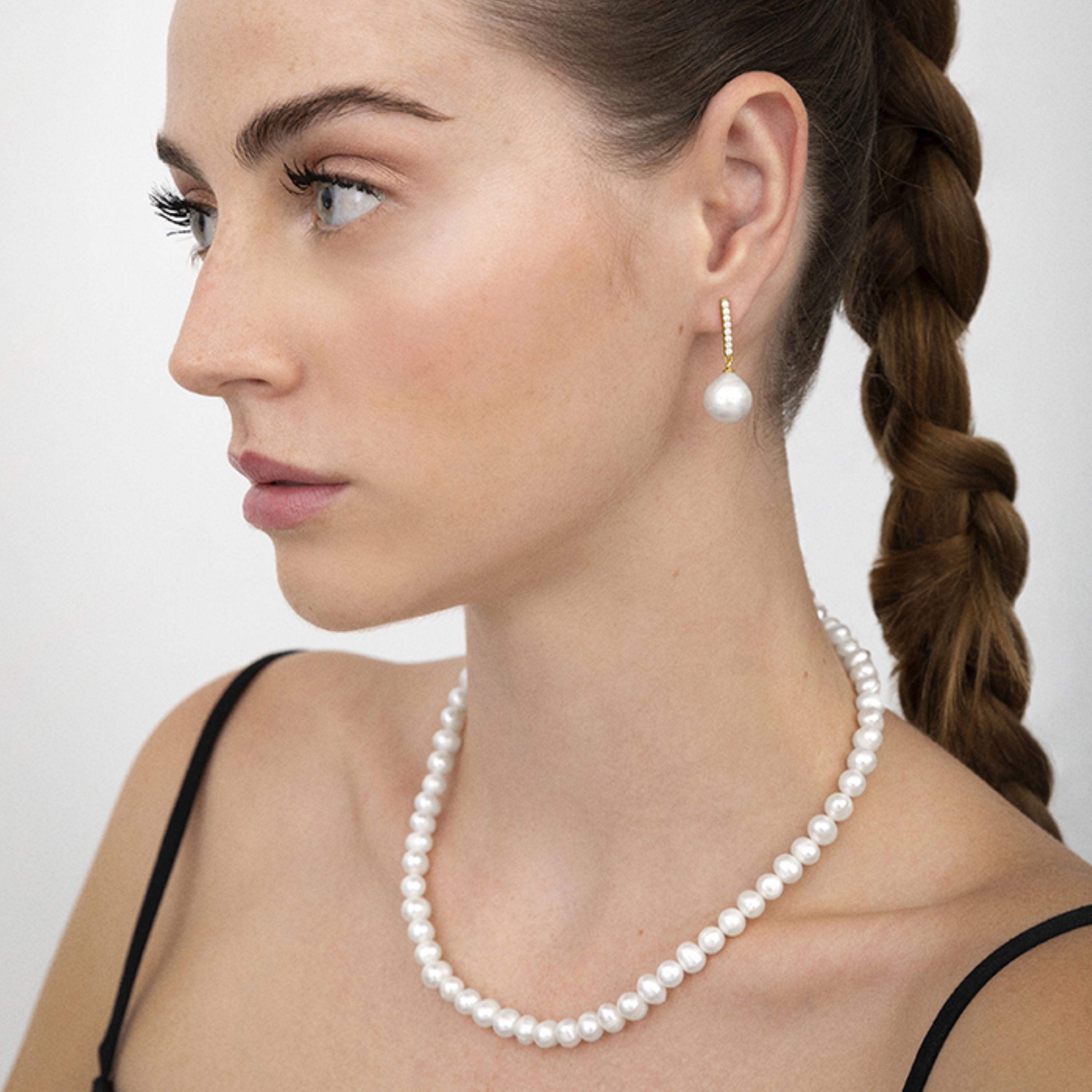 925 Sterling Silver Earrings with White Pearl finished in 18K yellow gold - Nolshu