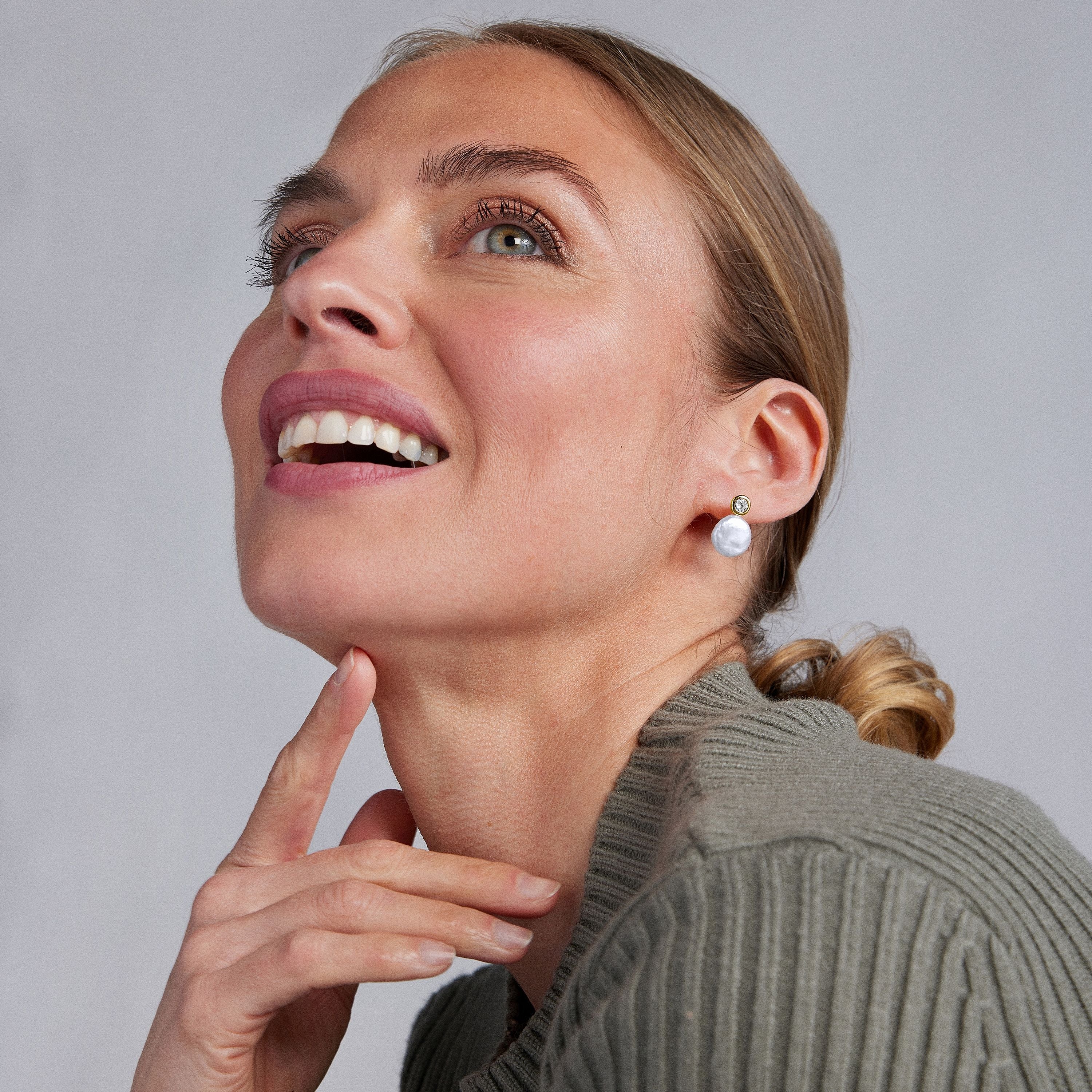 Pendientes de Plata de Ley 925 con Perla Blanca acabados en oro amarillo de 18K - Rasgrim