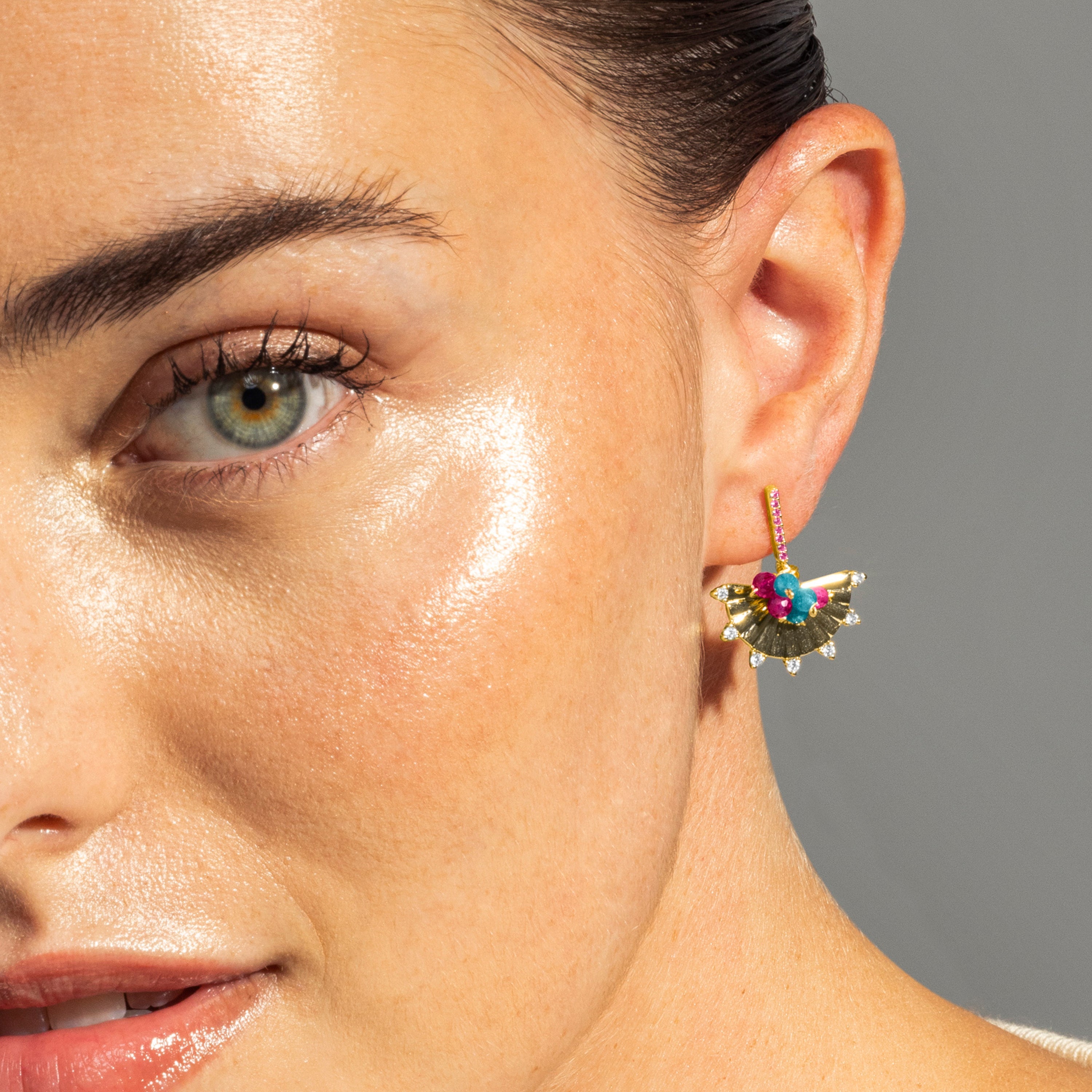 Pendientes de Plata de Ley 925 con Circonita Multicolor acabados en oro amarillo 18K - Salma