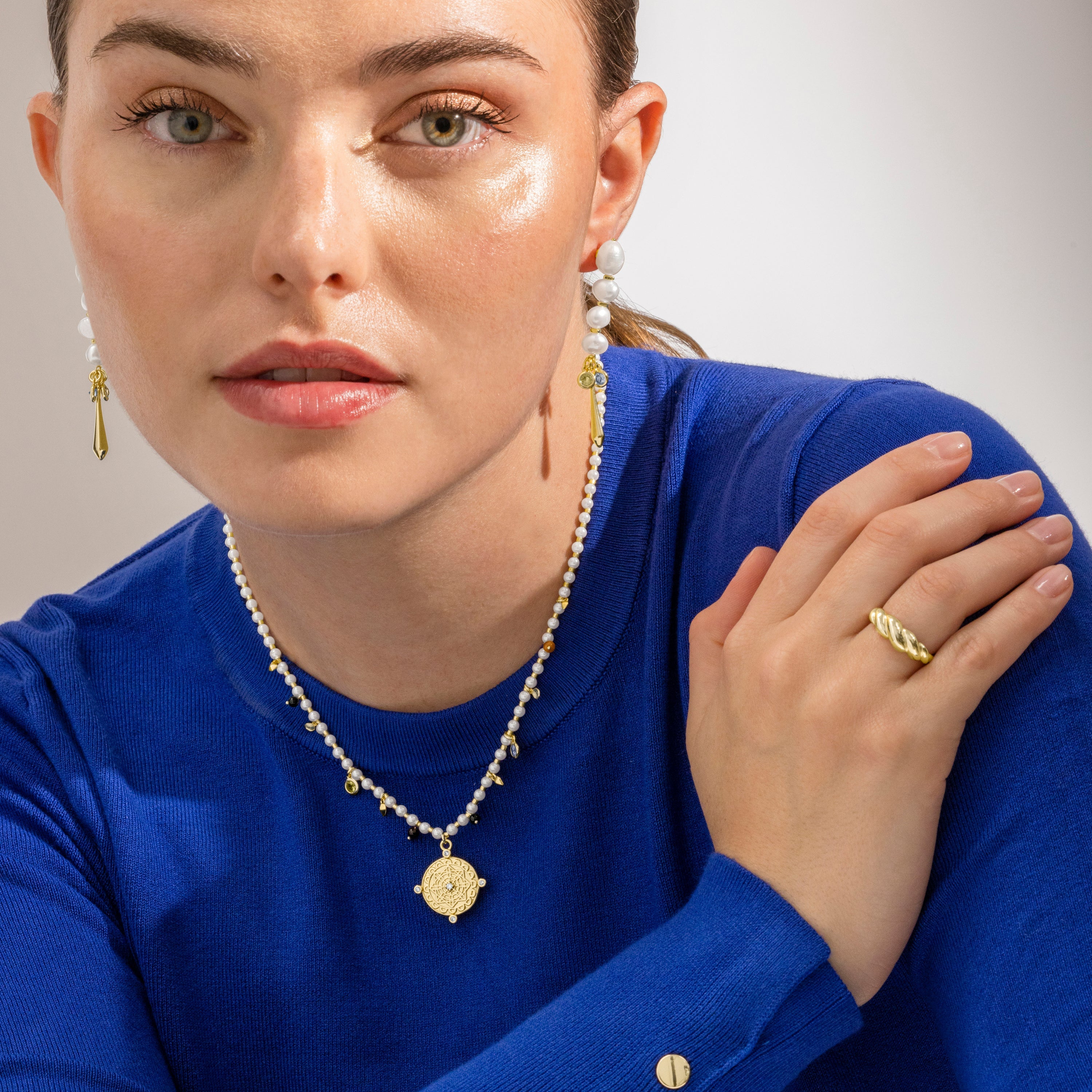 925 Sterling Silver Earrings with White Pearl finished in 18k Gold - Thydo