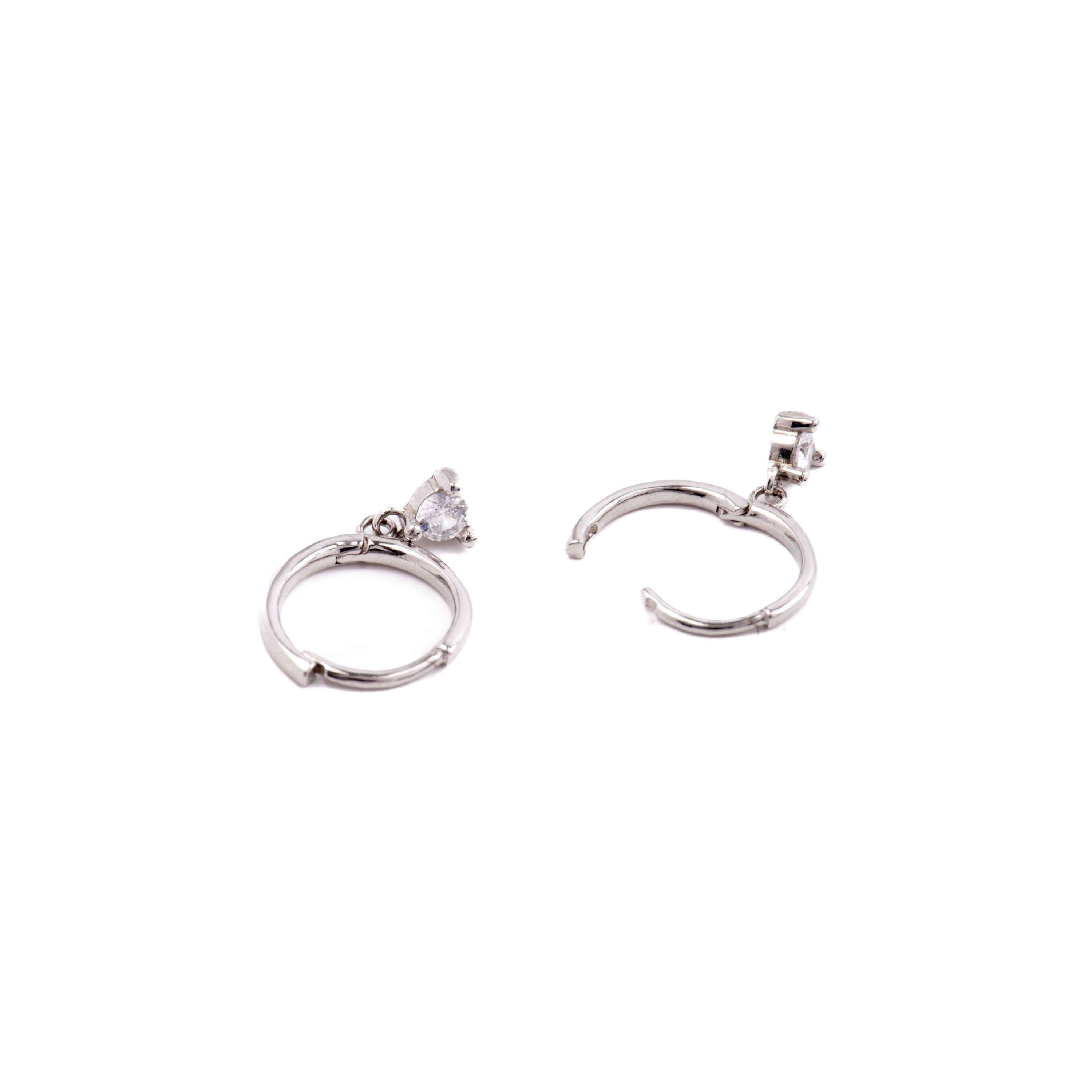 925 Sterling Silver Earrings with Brilliant Zirconia finished in Rhodium - Xomi