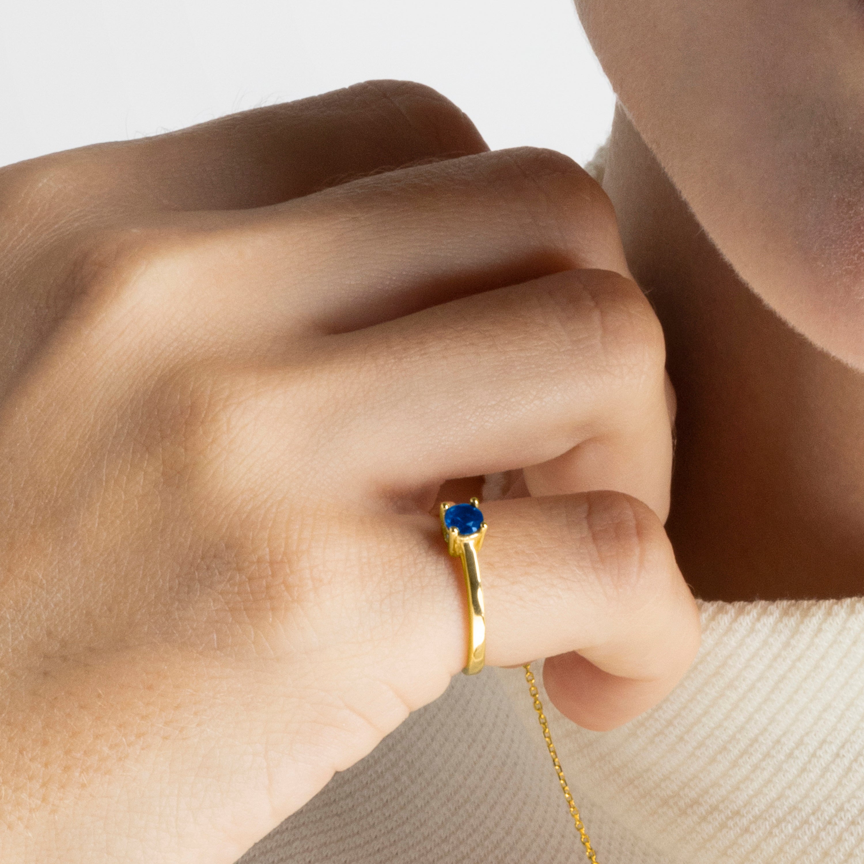 Anillo de Plata de Ley 925 con Cuarzo Hidrotermal Lapislazuli acabado en oro amarillo 18K - Otieno