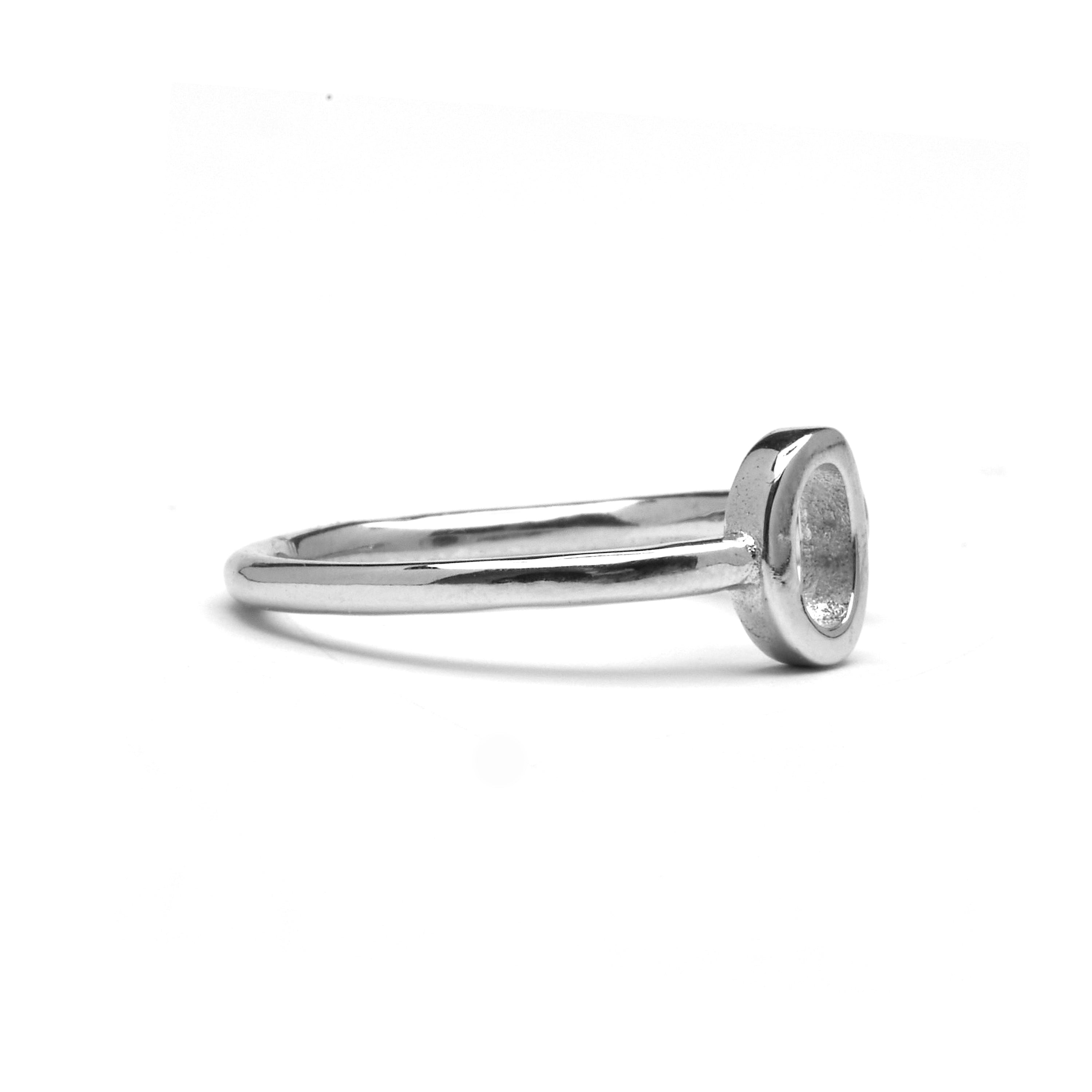 Anillo de Plata de Ley 925 con Circonita Brillante acabado en rodio - Alphabet