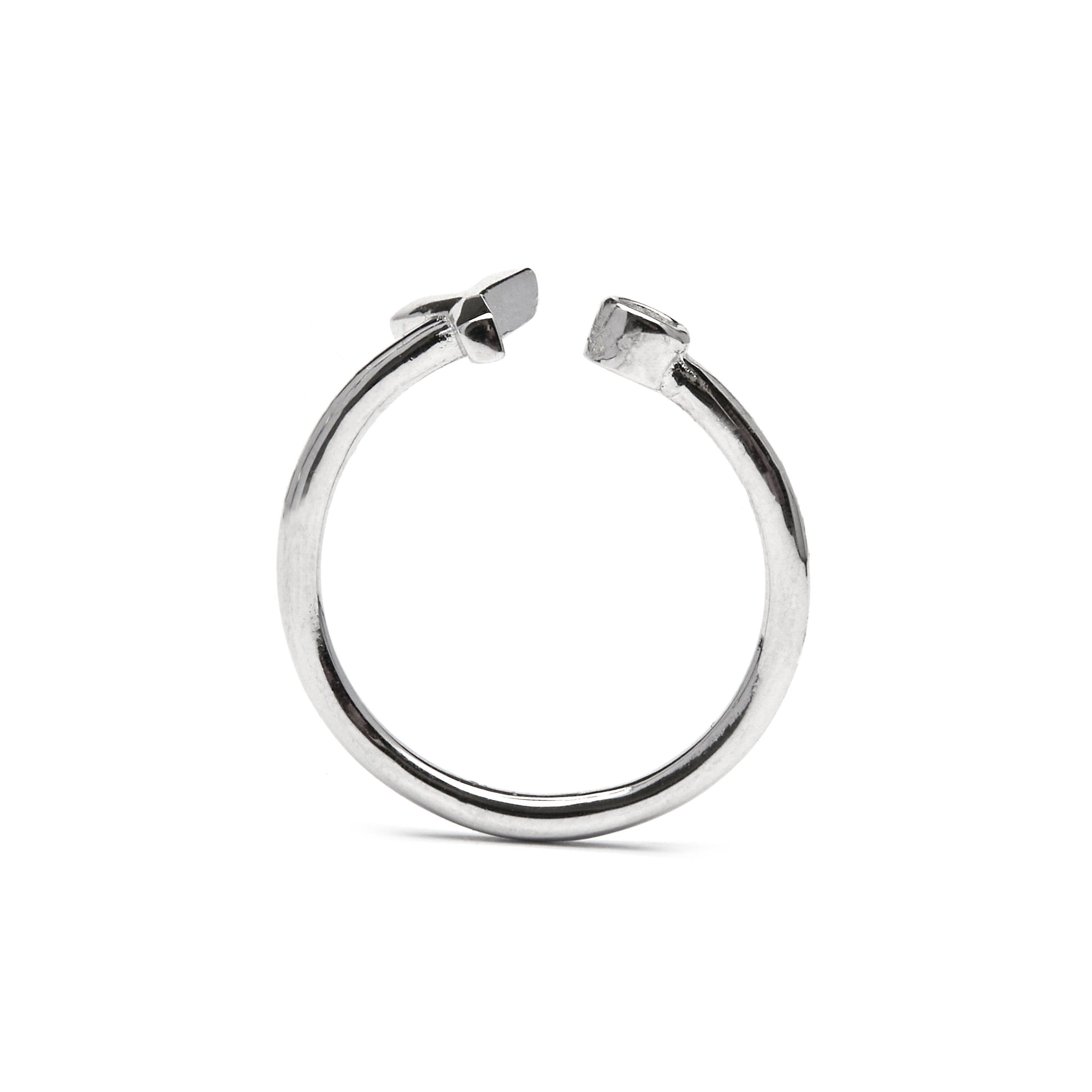 Anillo de Plata de Ley 925 con Circonita Brillante acabado en rodio - Alphabet