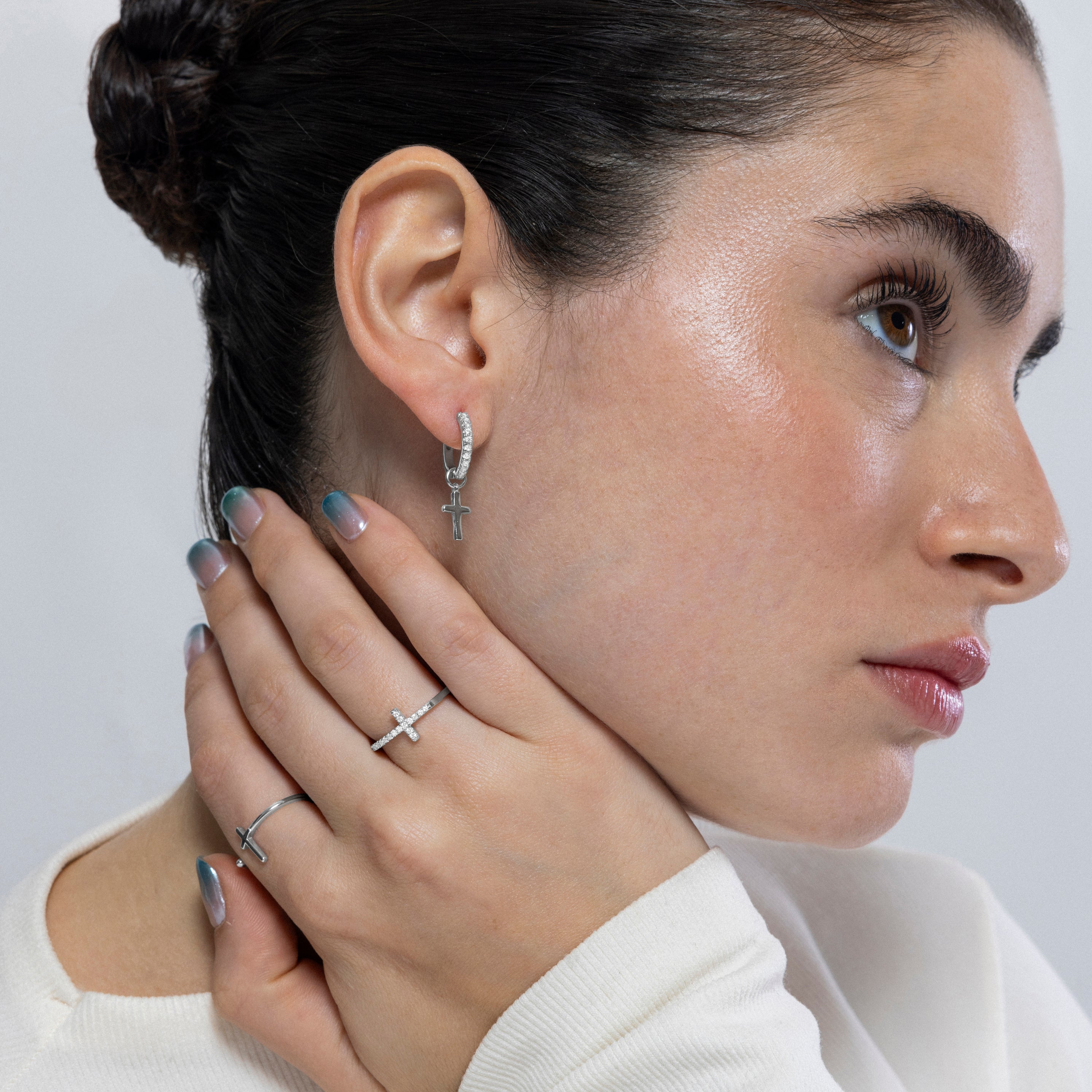 Anillo de Plata de Ley 925 con Circonita Brillante acabado en rodio - Iara