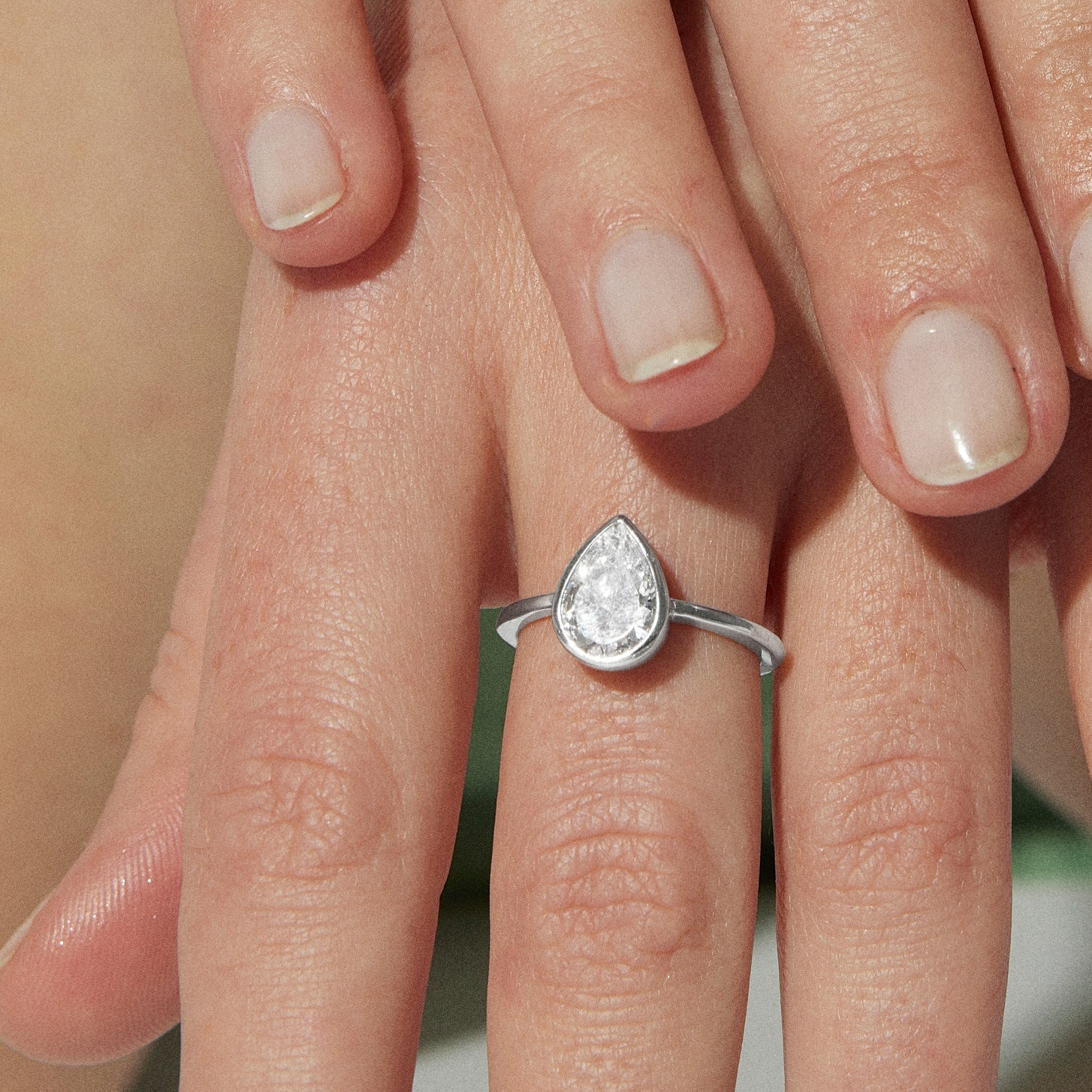 Anillo de Plata de Ley 925 con Circonita Brillante acabado en rodio - Lithlay