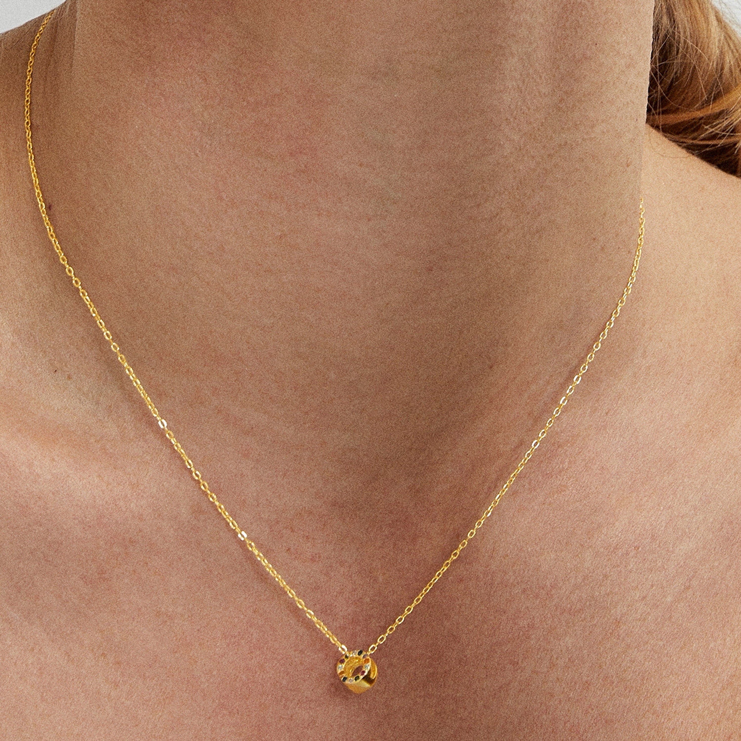 Collar de Plata de Ley 925 con Circonita Multicolor acabado en oro amarillo 18K - Alphabet