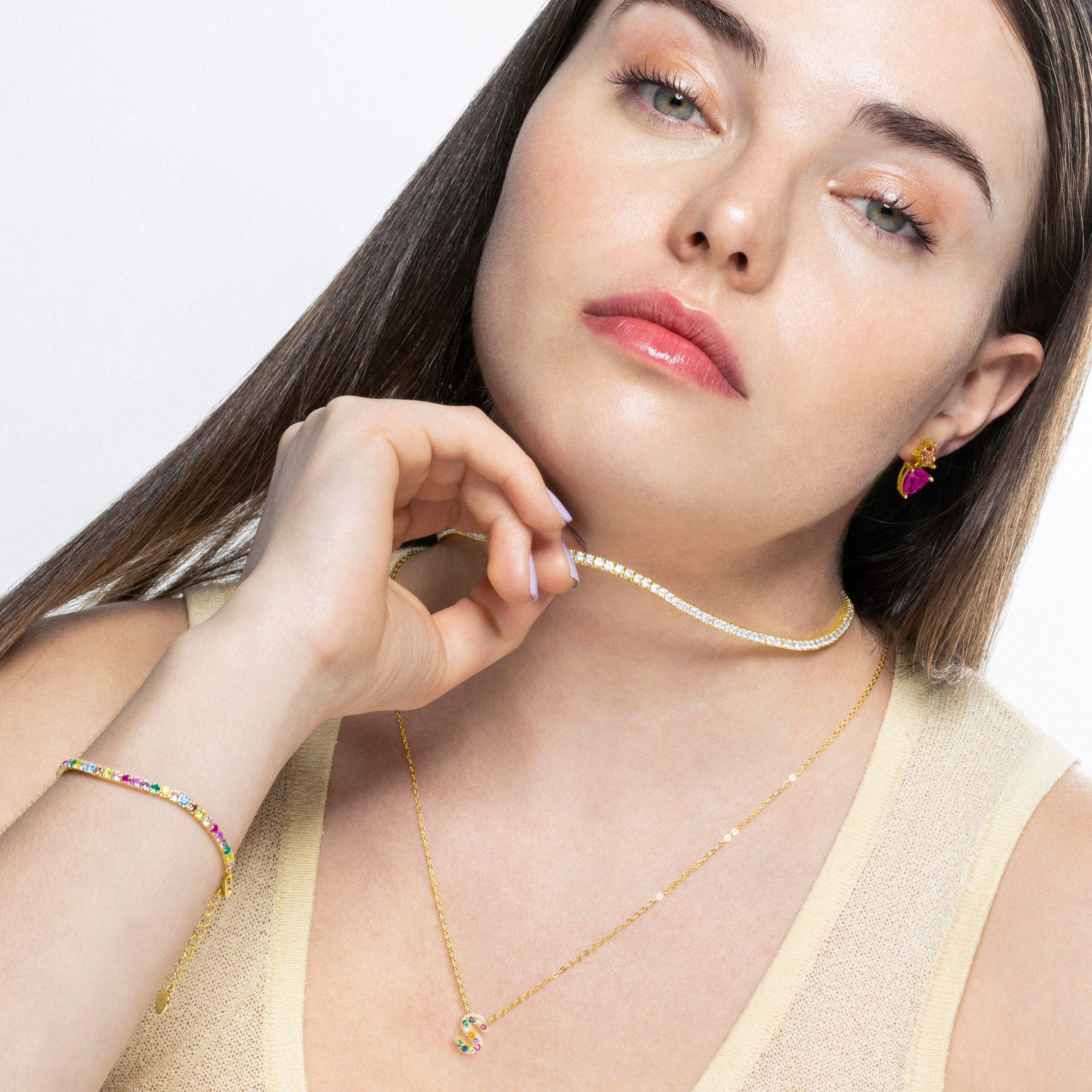 Collar de Plata de Ley 925 con Circonita Multicolor acabado en oro amarillo 18K - Alphabet