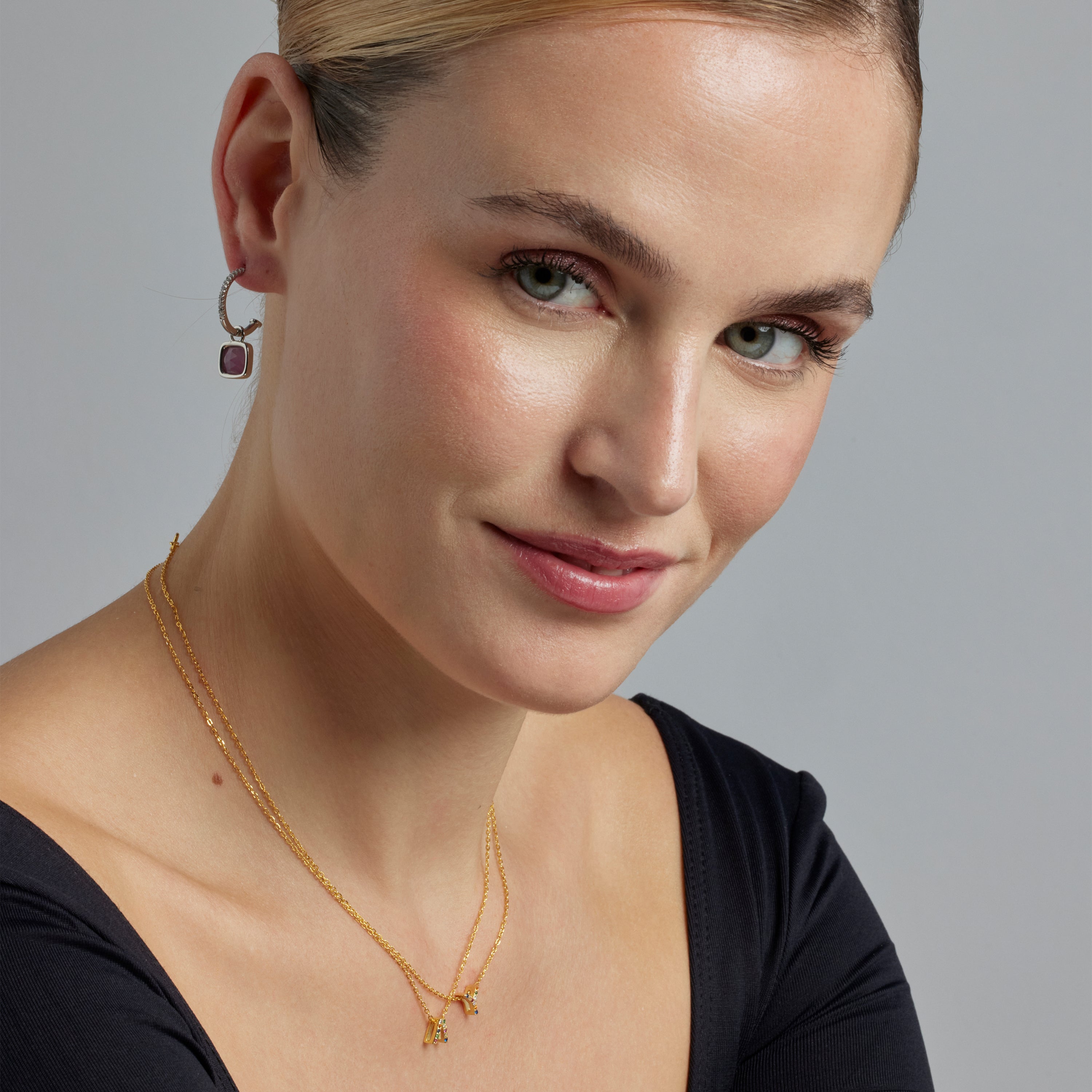 Collar de Plata de Ley 925 con Circonita Multicolor acabado en oro amarillo 18K - Alphabet