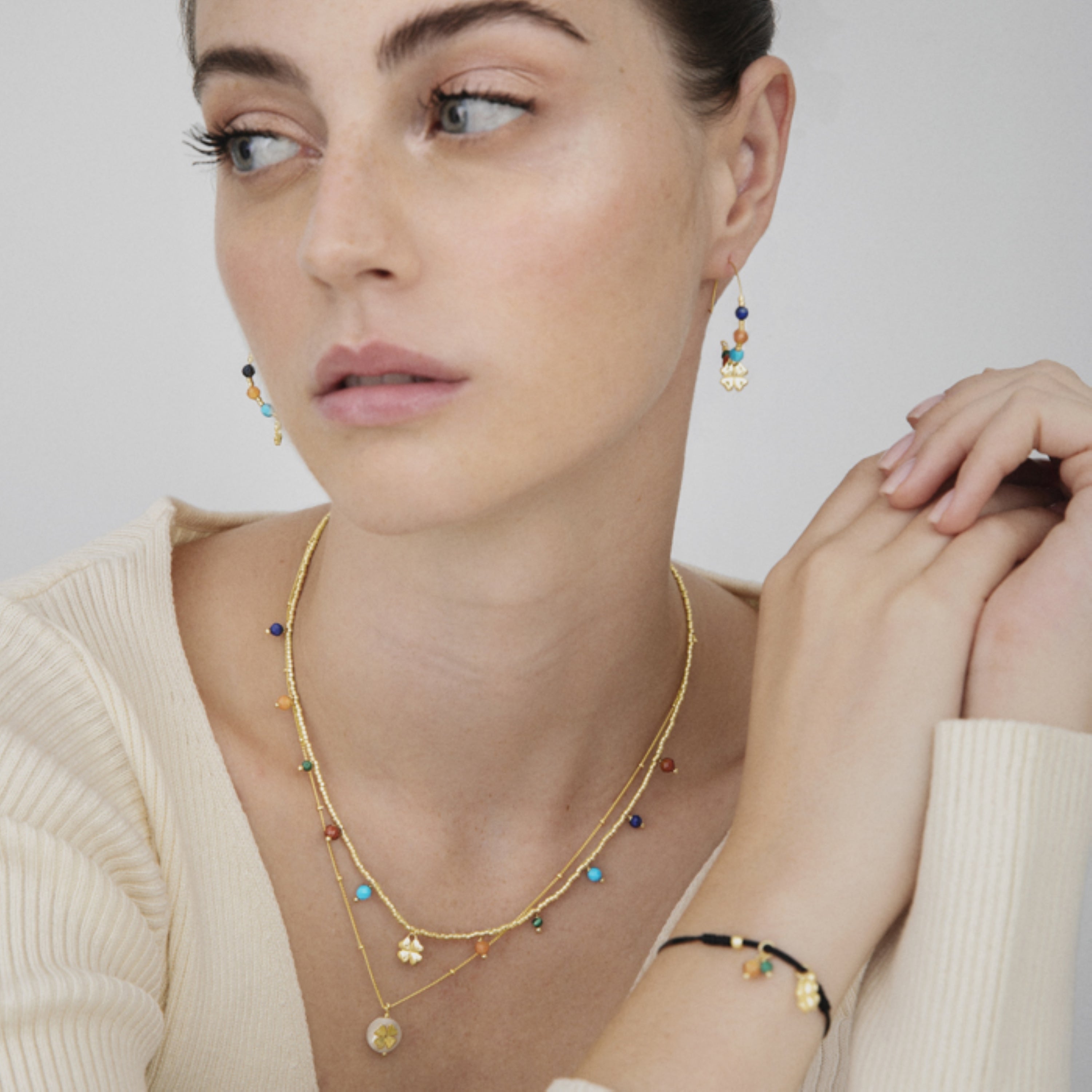 Collar de Plata de Ley 925 con Multicolor Piedra Natural acabado en oro amarillo 18K - Laila