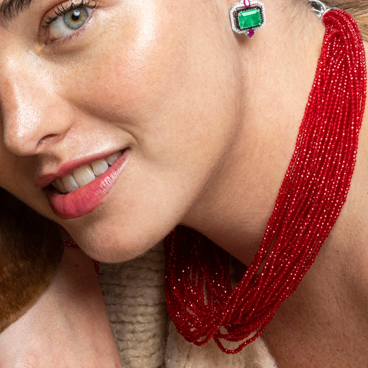 Collar Cristal Rojo acabado en rodio - Kibak