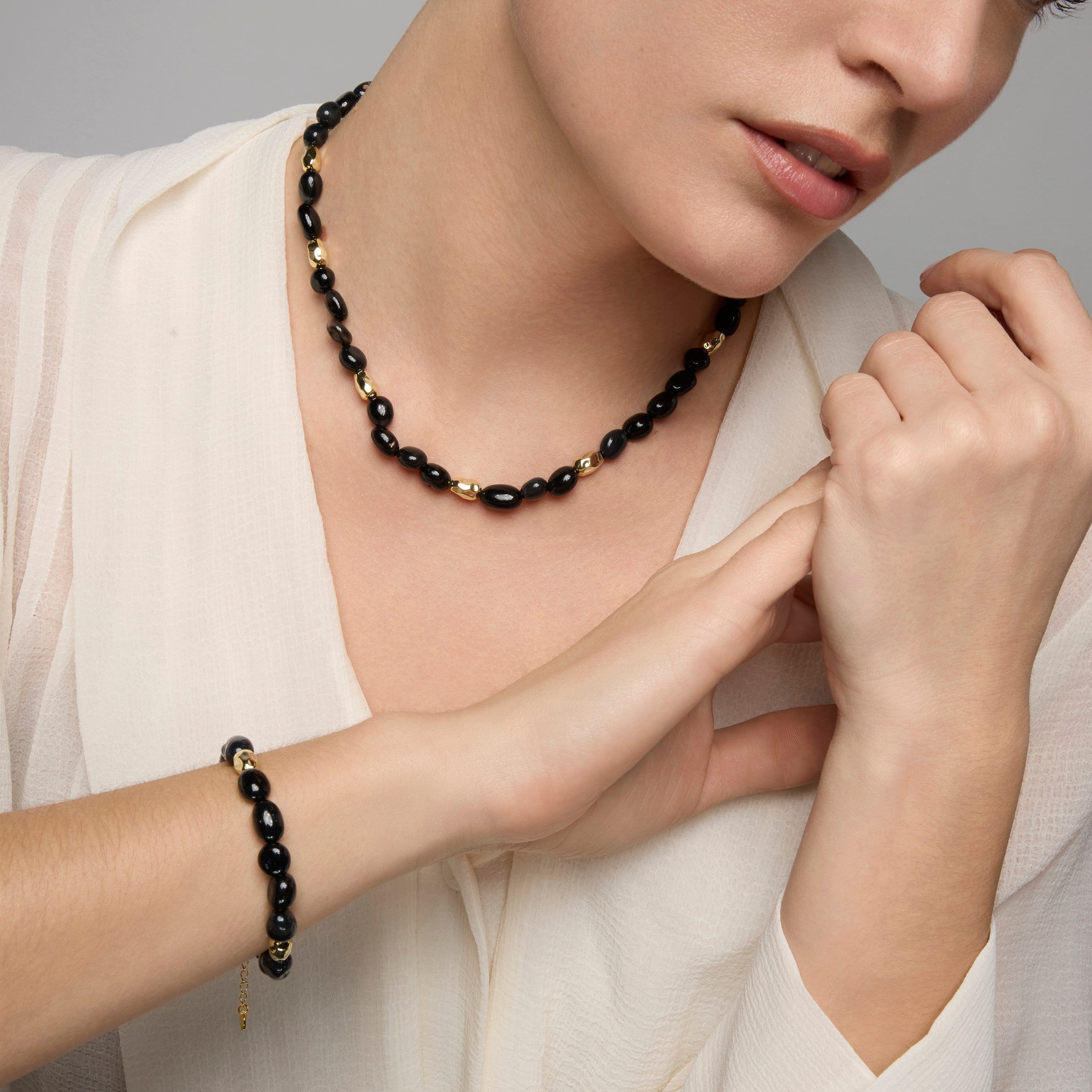 Collar de Plata de Ley 925 y Agata Negra acabado oro amarillo de 18k - Melga