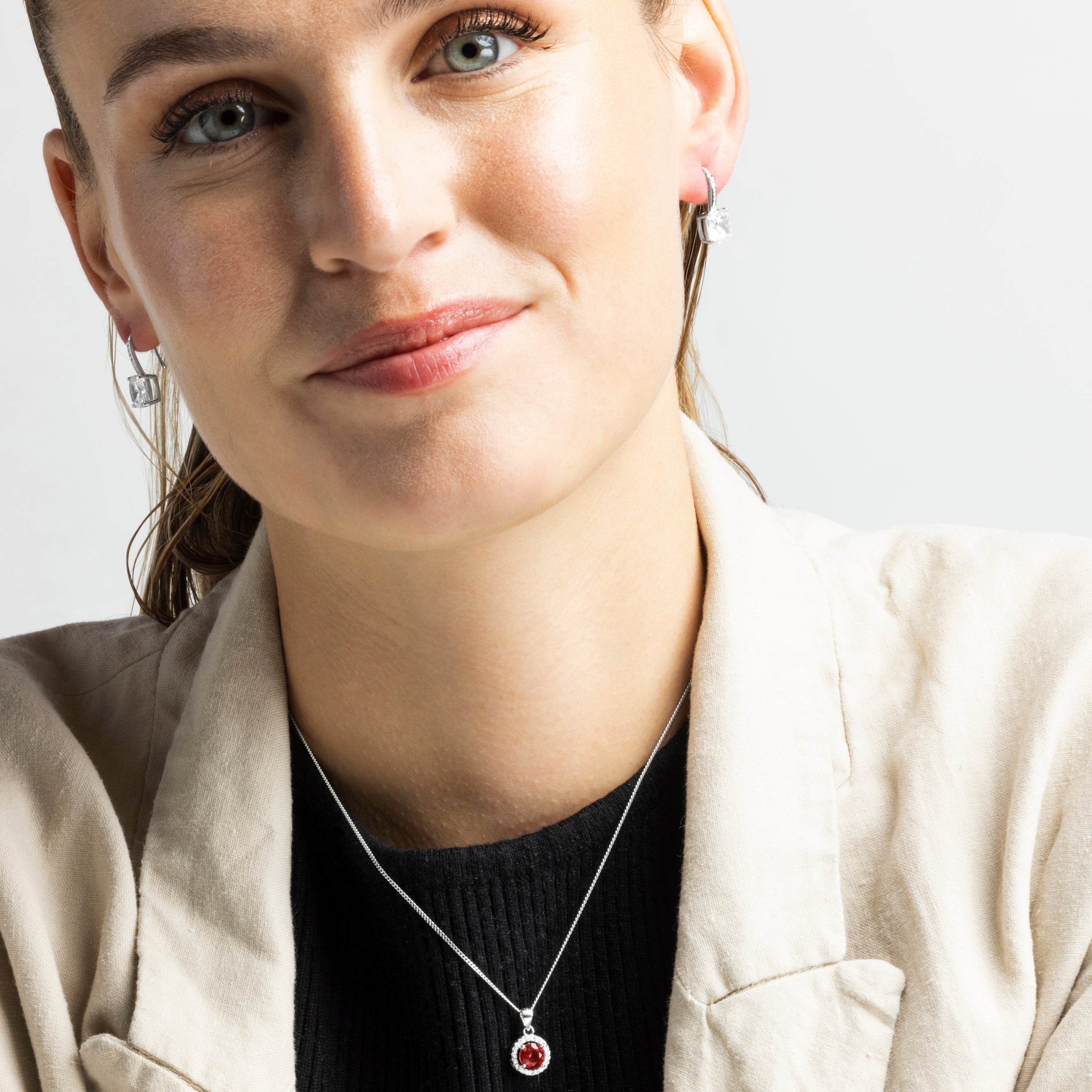Collar de Plata de Ley 925 con Circonita Rubí acabado en rodio - Gema De Leyenda
