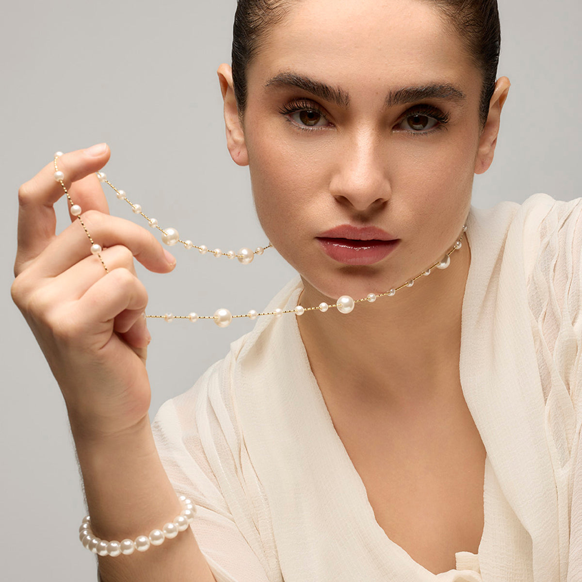 Pulsera con Perla Blanca acabado oro 18k - Anrae