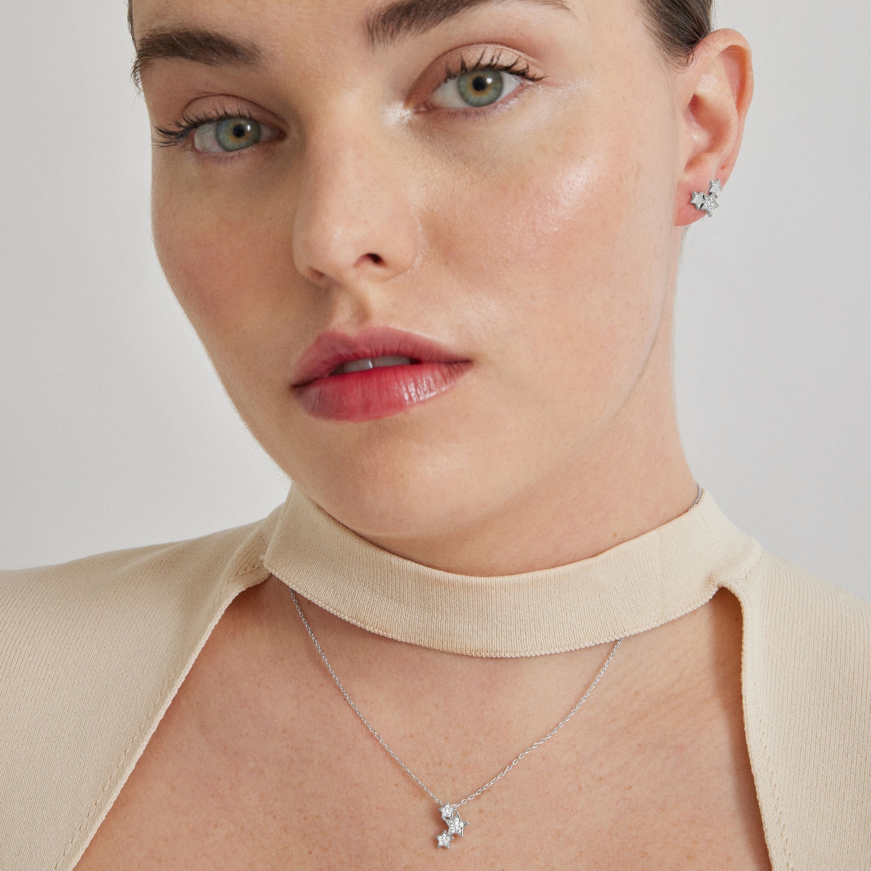 Set de Pendientes y Collar Familia de Plata Ley 925