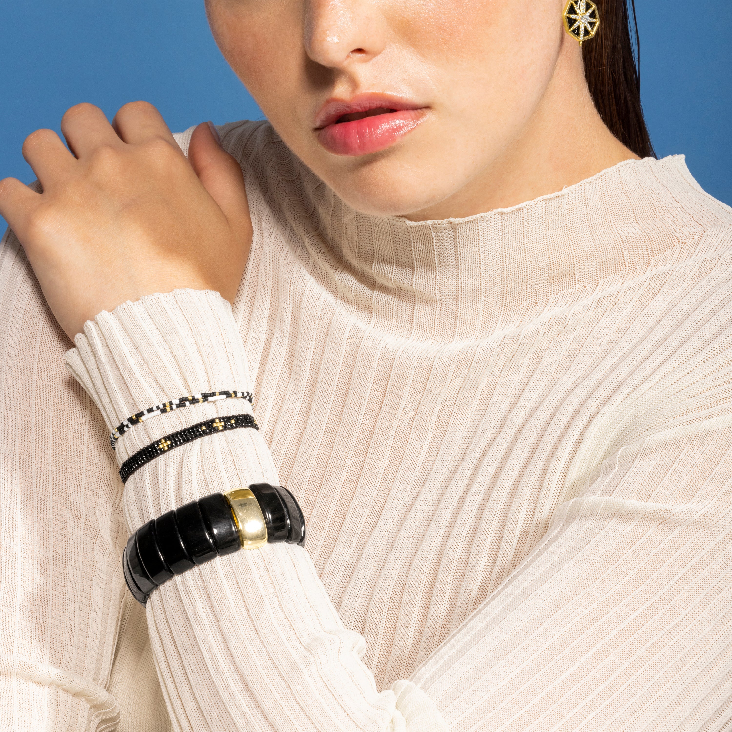 Pulsera con Cristal Negro acabado oro 18k - Furie