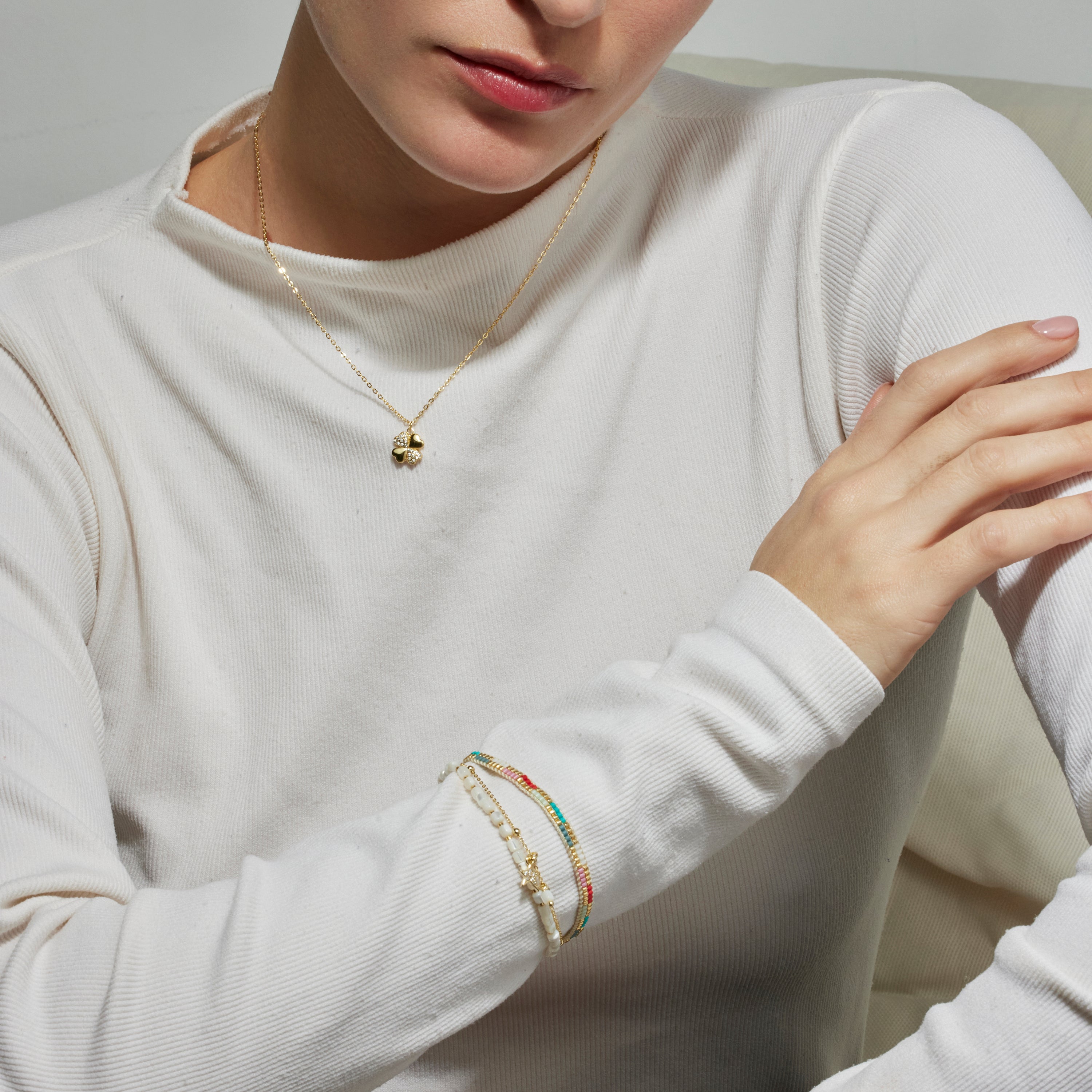 Bracciale in Madreperla Bianca finito in oro giallo 18K - Uona