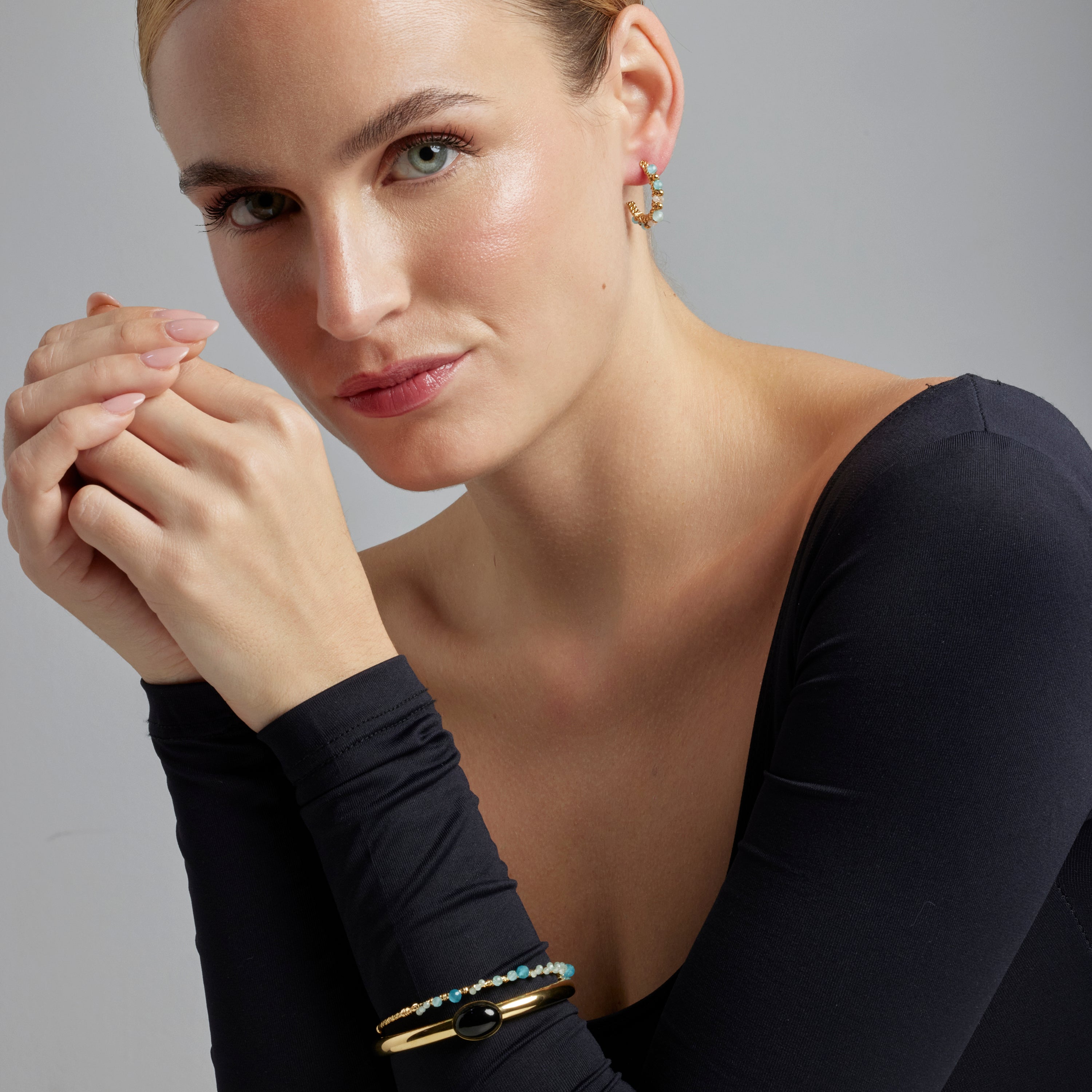 Pulsera con Cristal Negro acabado oro 18k - Havros