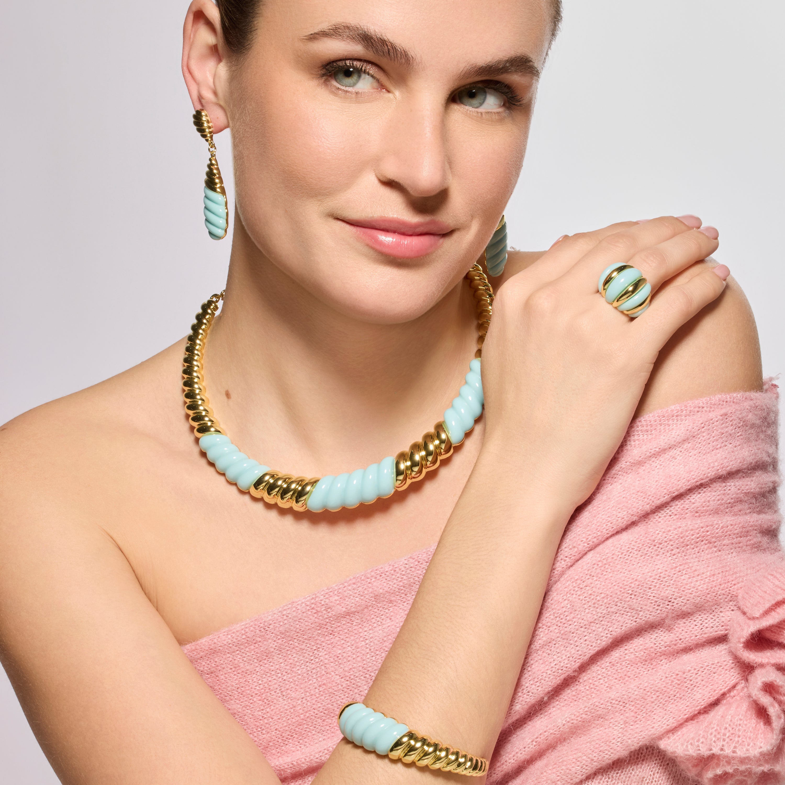 18k Yellow Gold Finished Necklace and Blue Resin - Rawil