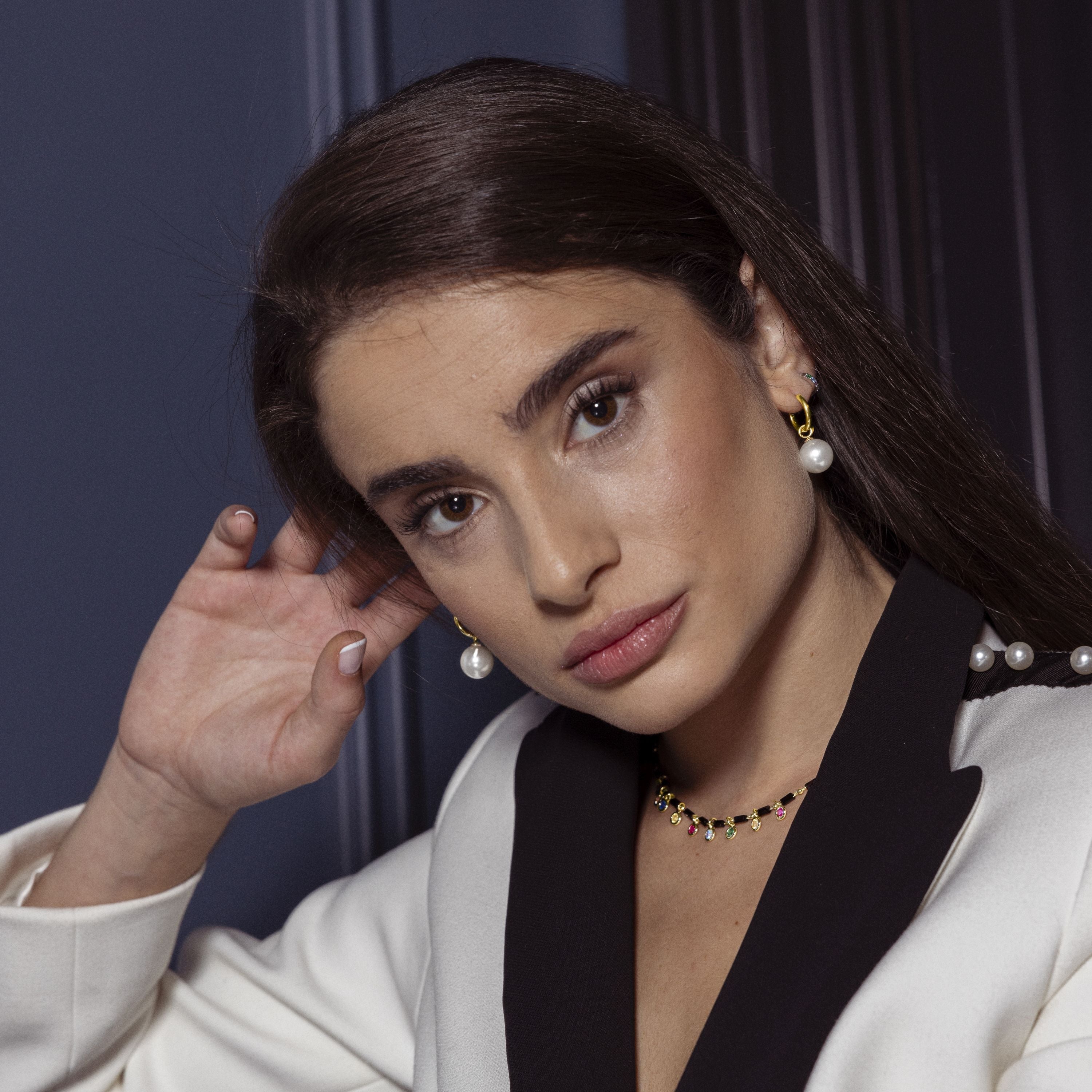 Pendientes de Perla Blanca acabados en oro amarillo 18K- Unwe