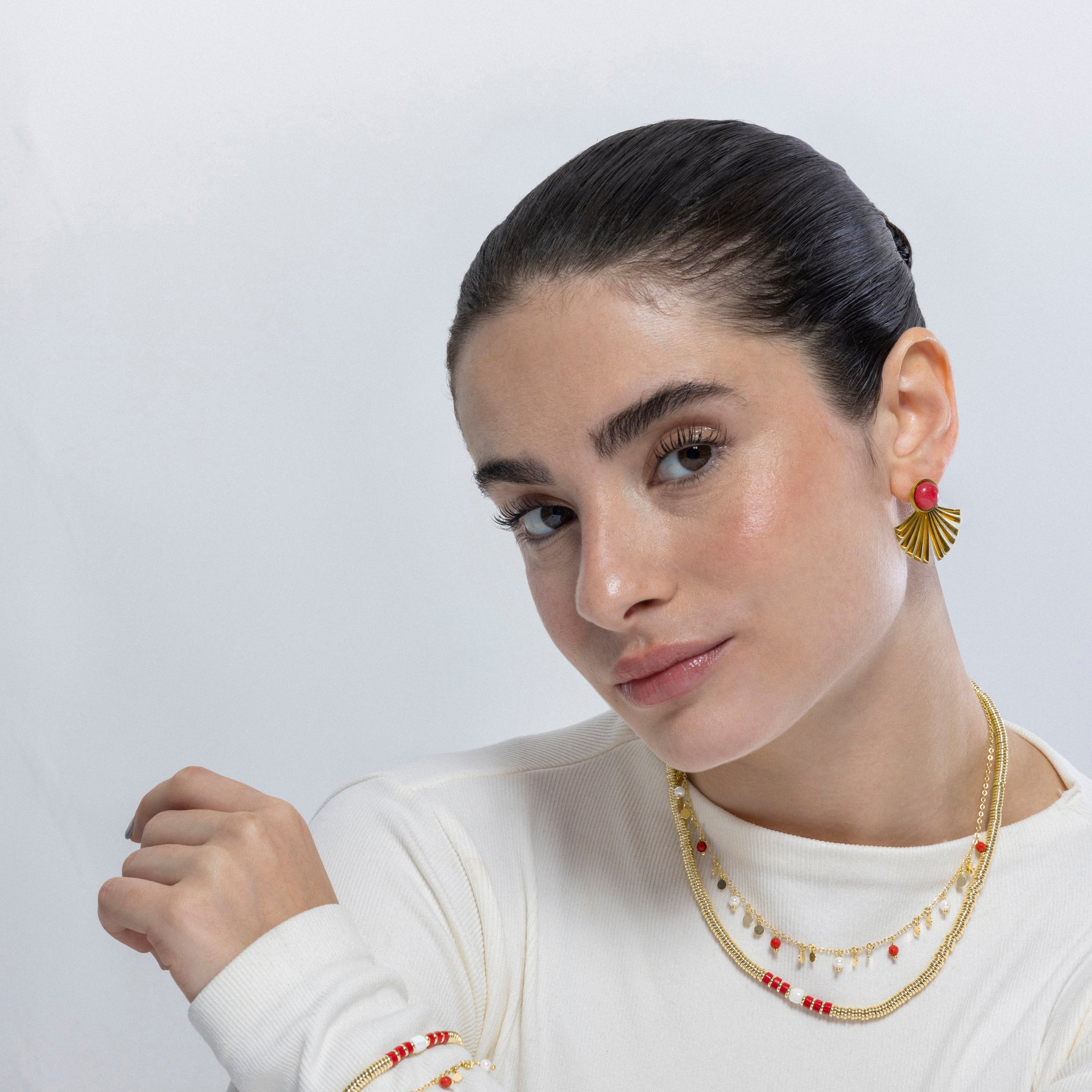 Pendientes de Coral acabados en oro amarillo 18K- Almia