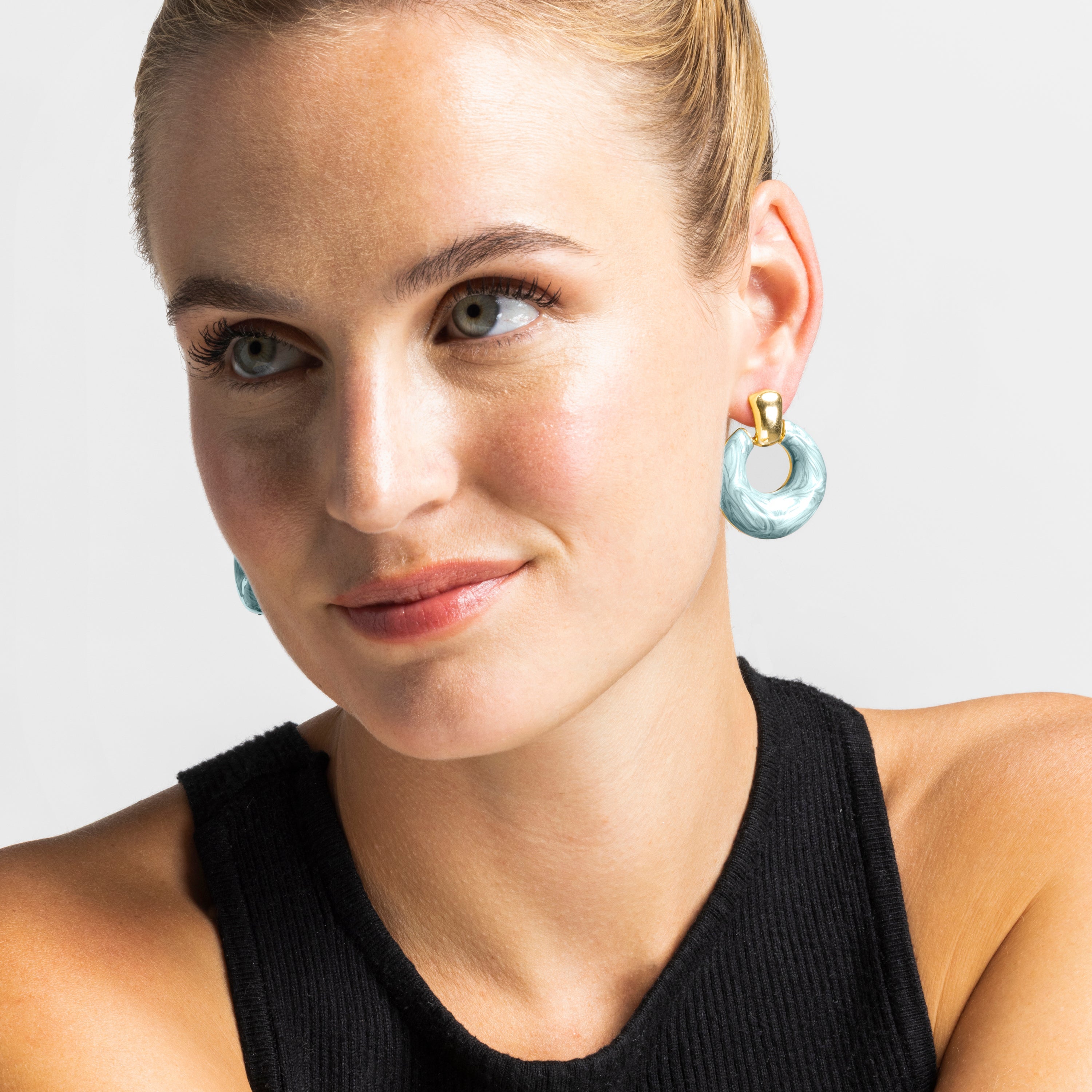 Boucles d'oreilles avec laquage bleu finition or 18k - Fores