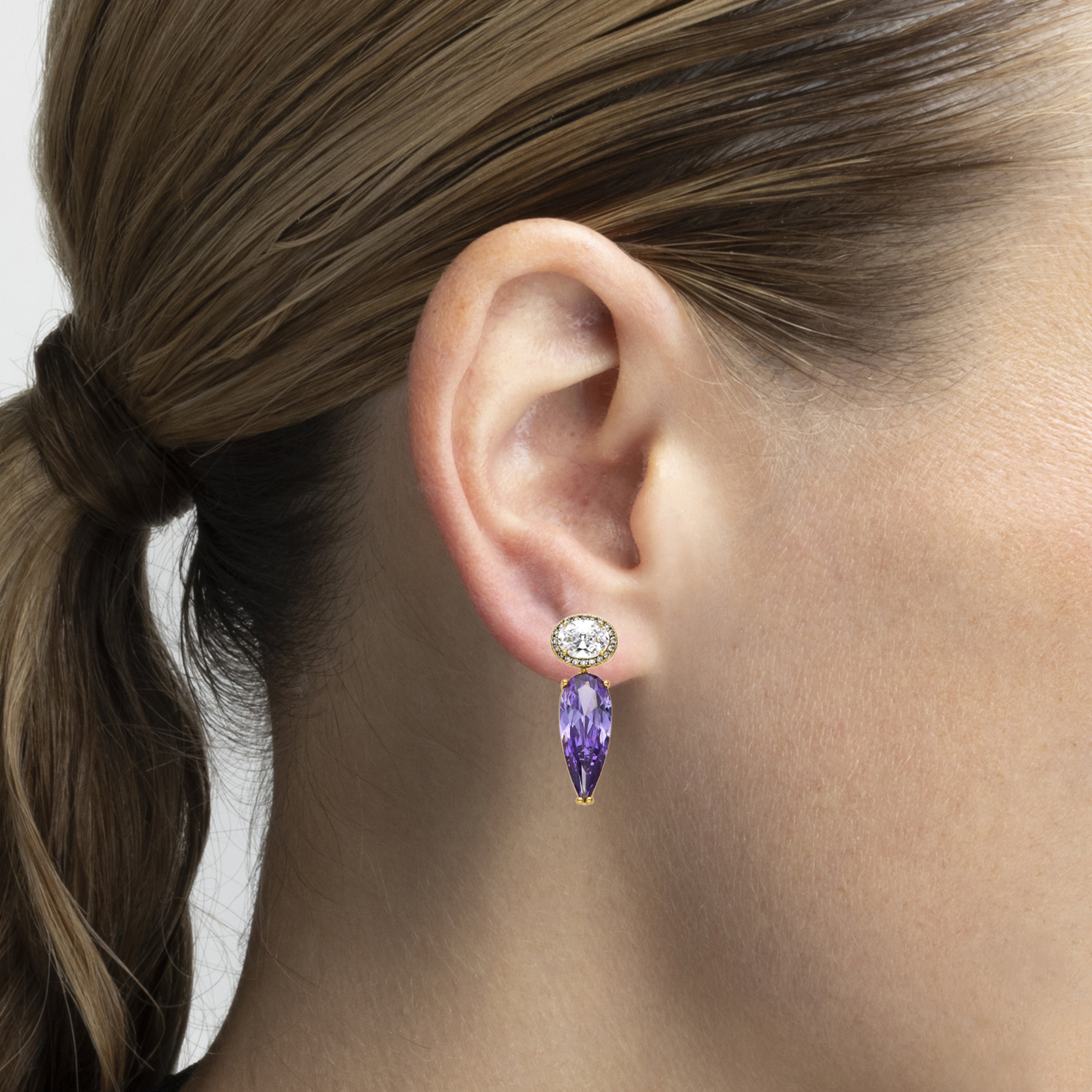 Pendientes con Circonita Amatista acabado oro 18k - Ryvea