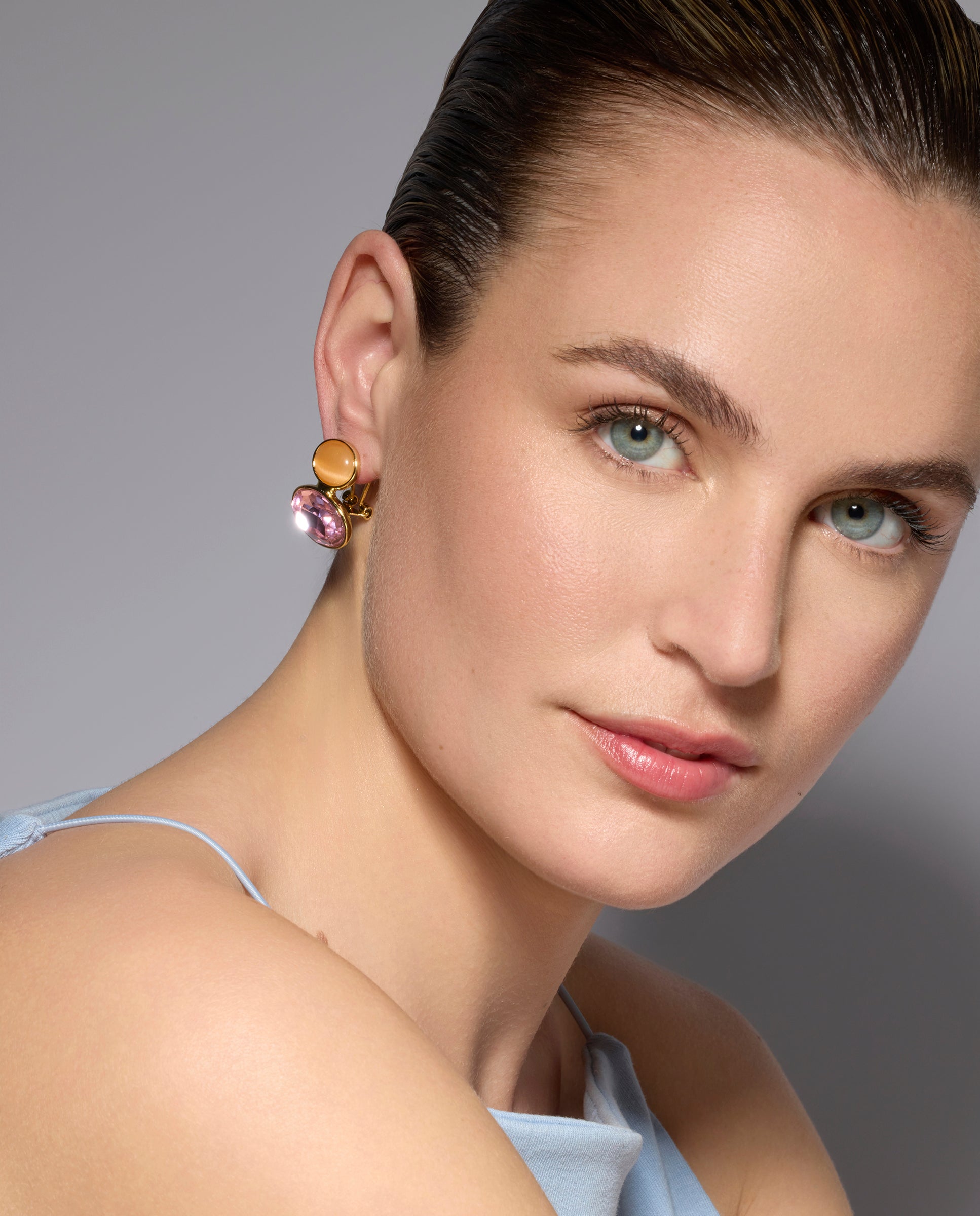 Pendientes acabado oro amarillo de 18k y Cristal Morado - Sigro