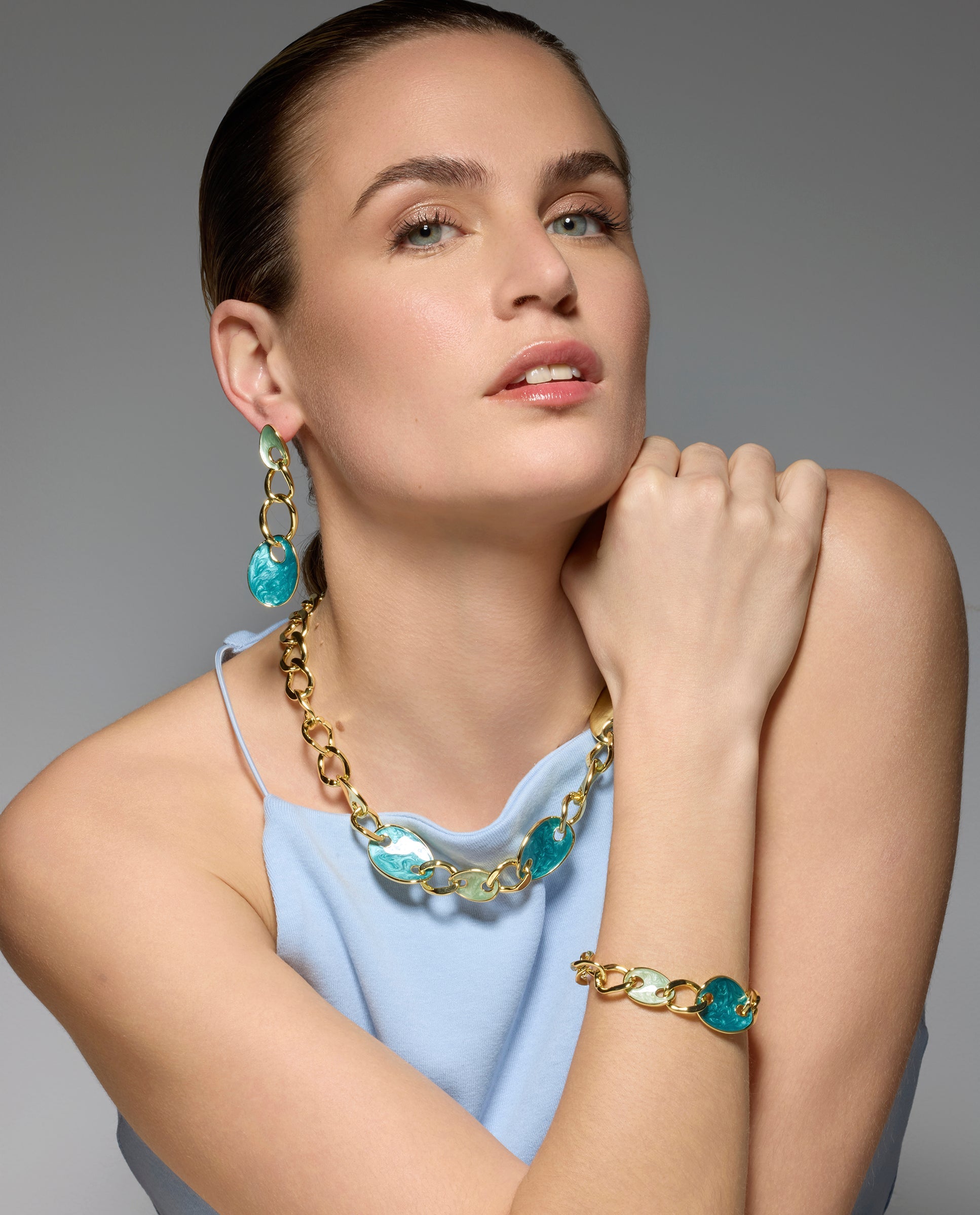 Pendientes acabado oro amarillo de 18k y Lacado Azul - Makan