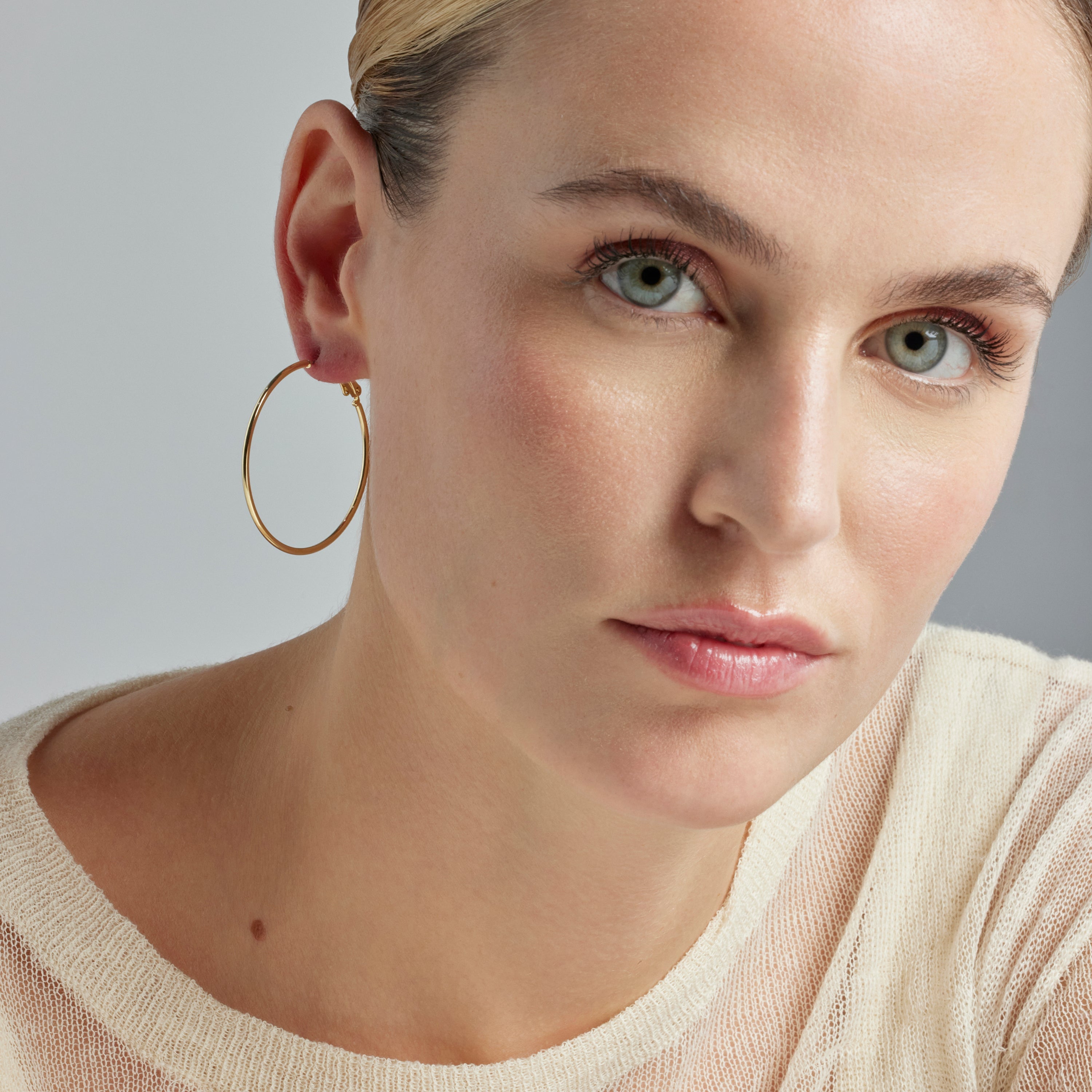 Pendientes acabados en oro amarillo 18K - Kelxo