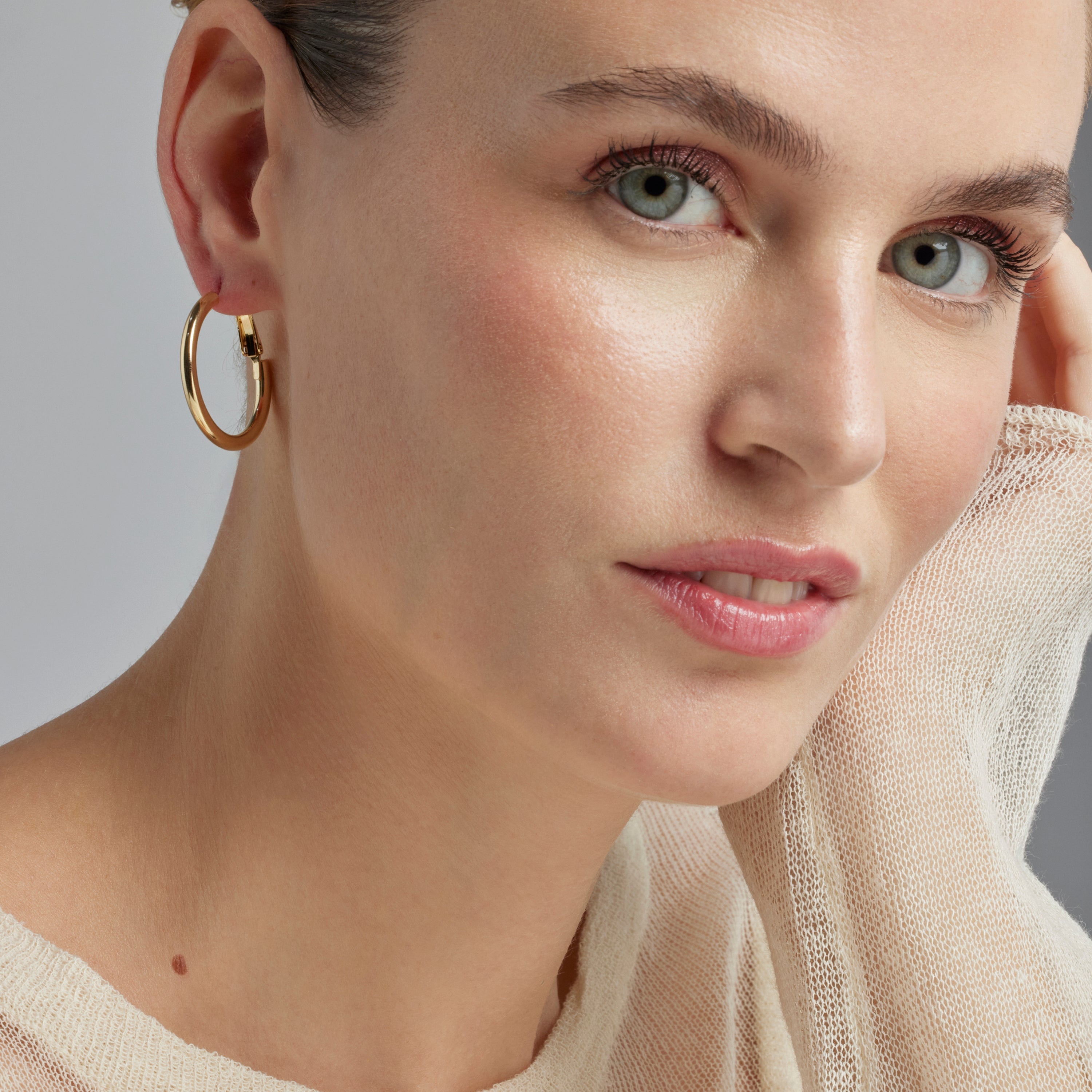Pendientes acabados en oro amarillo 18K - Sadro