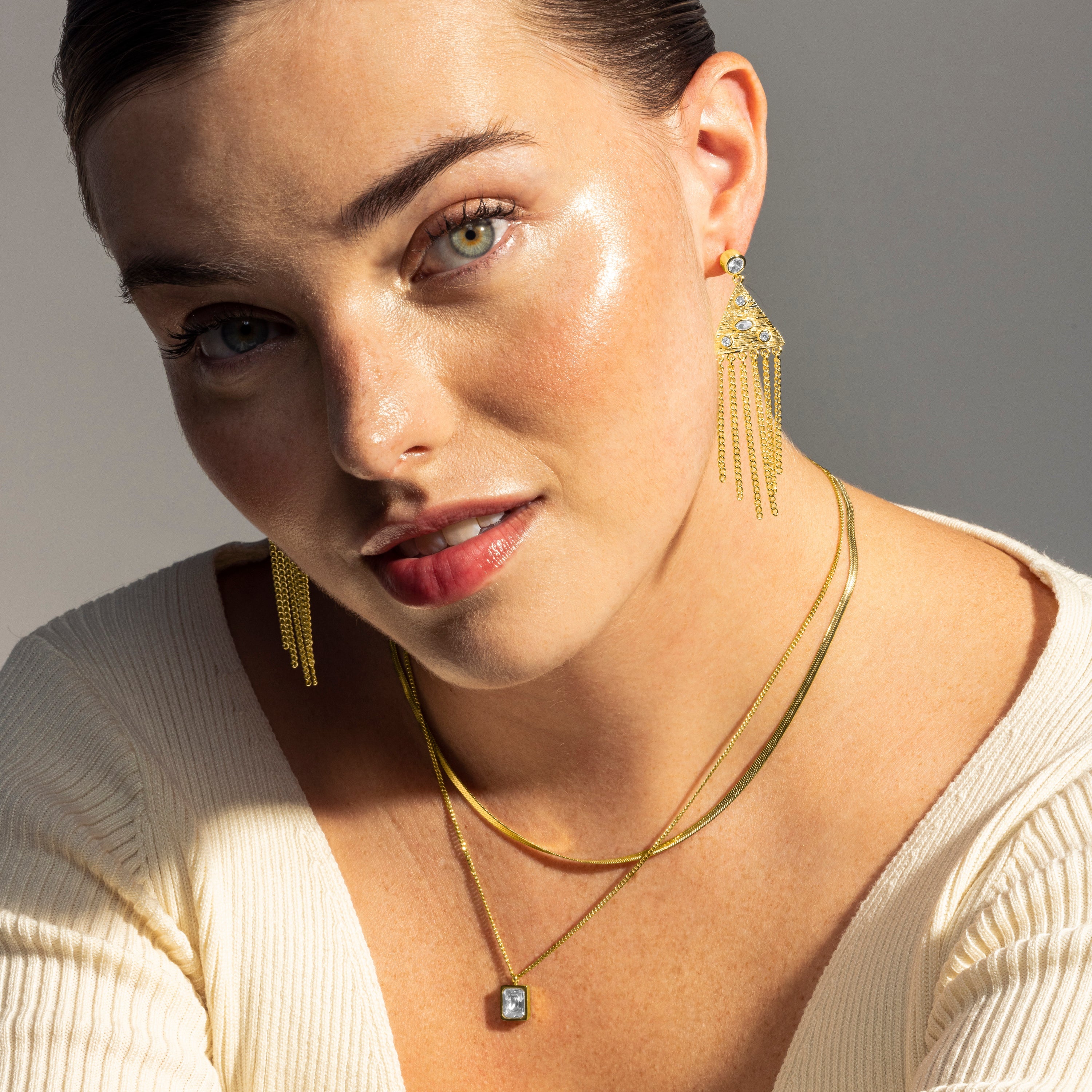Pendientes de Circonita Brillante acabados en oro amarillo 18K - Sufariz