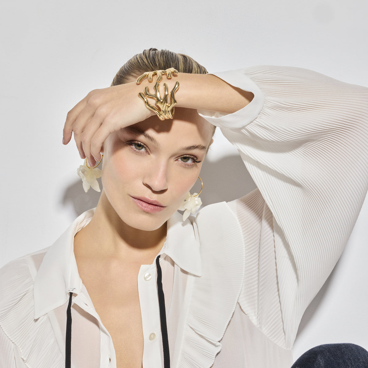 Pendientes Warya acabado oro amarillo de 18k