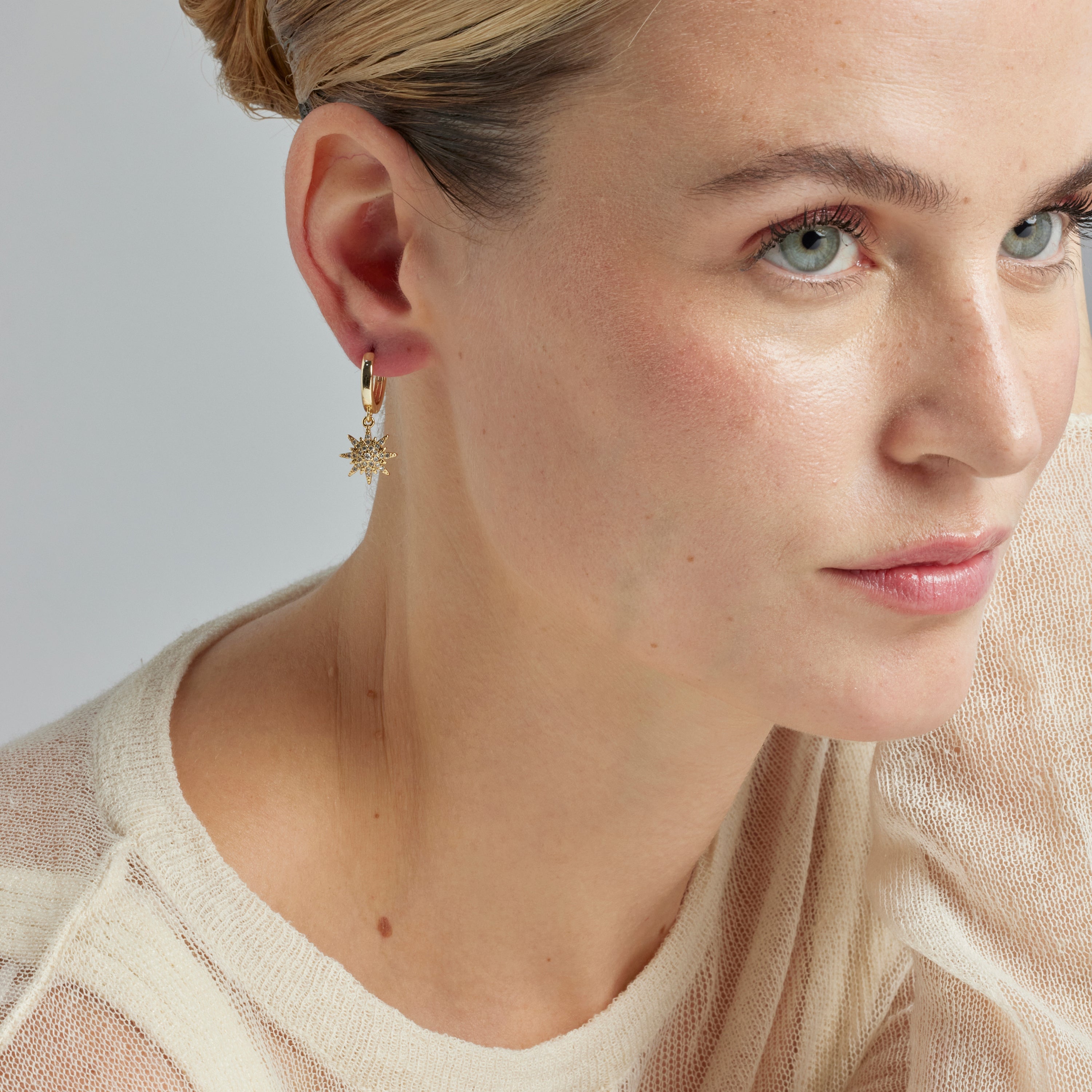 Pendientes de Circonita Brillante acabados en oro amarillo 18K - Tysco