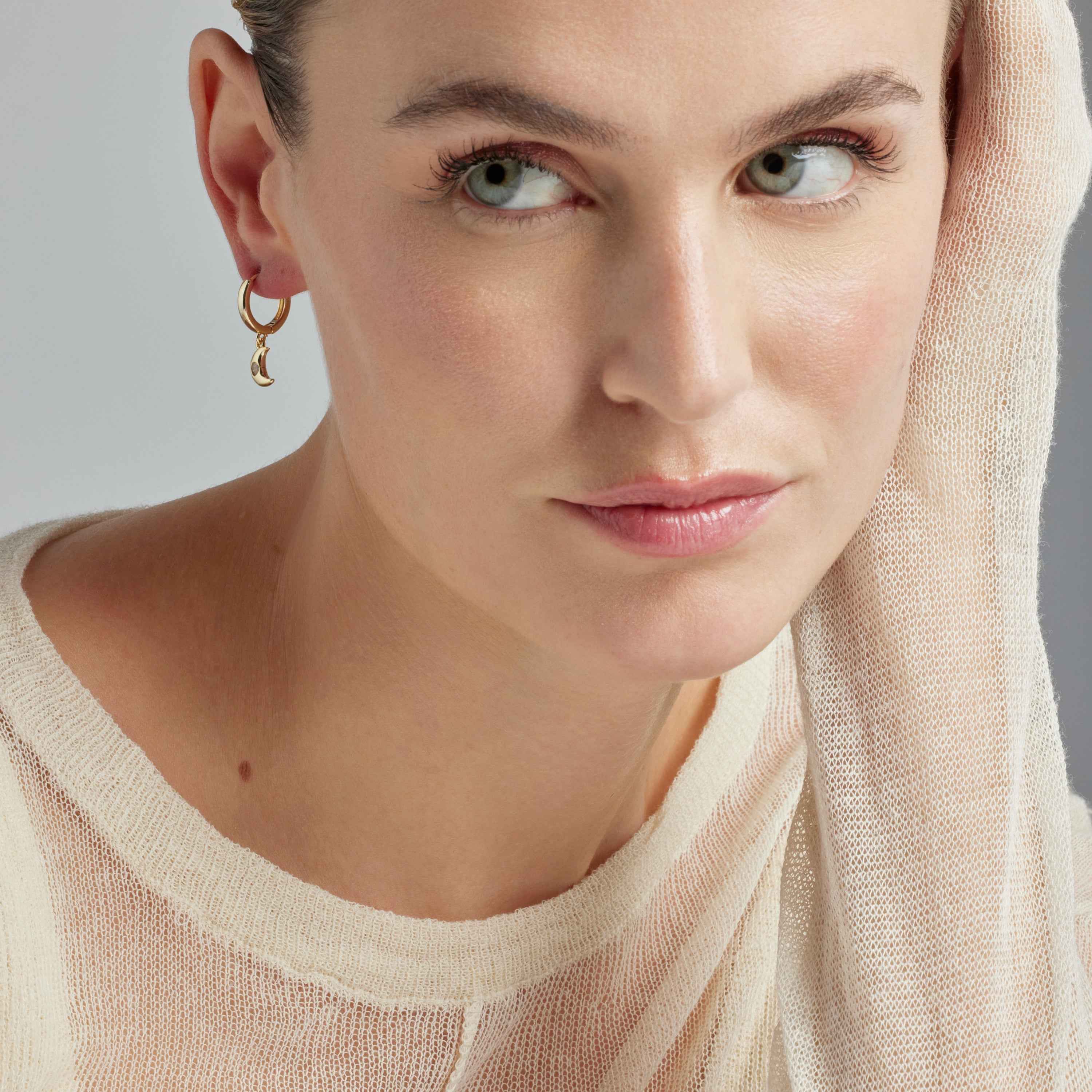 Pendientes de Circonita Brillante acabados en oro amarillo 18K - Nekiel