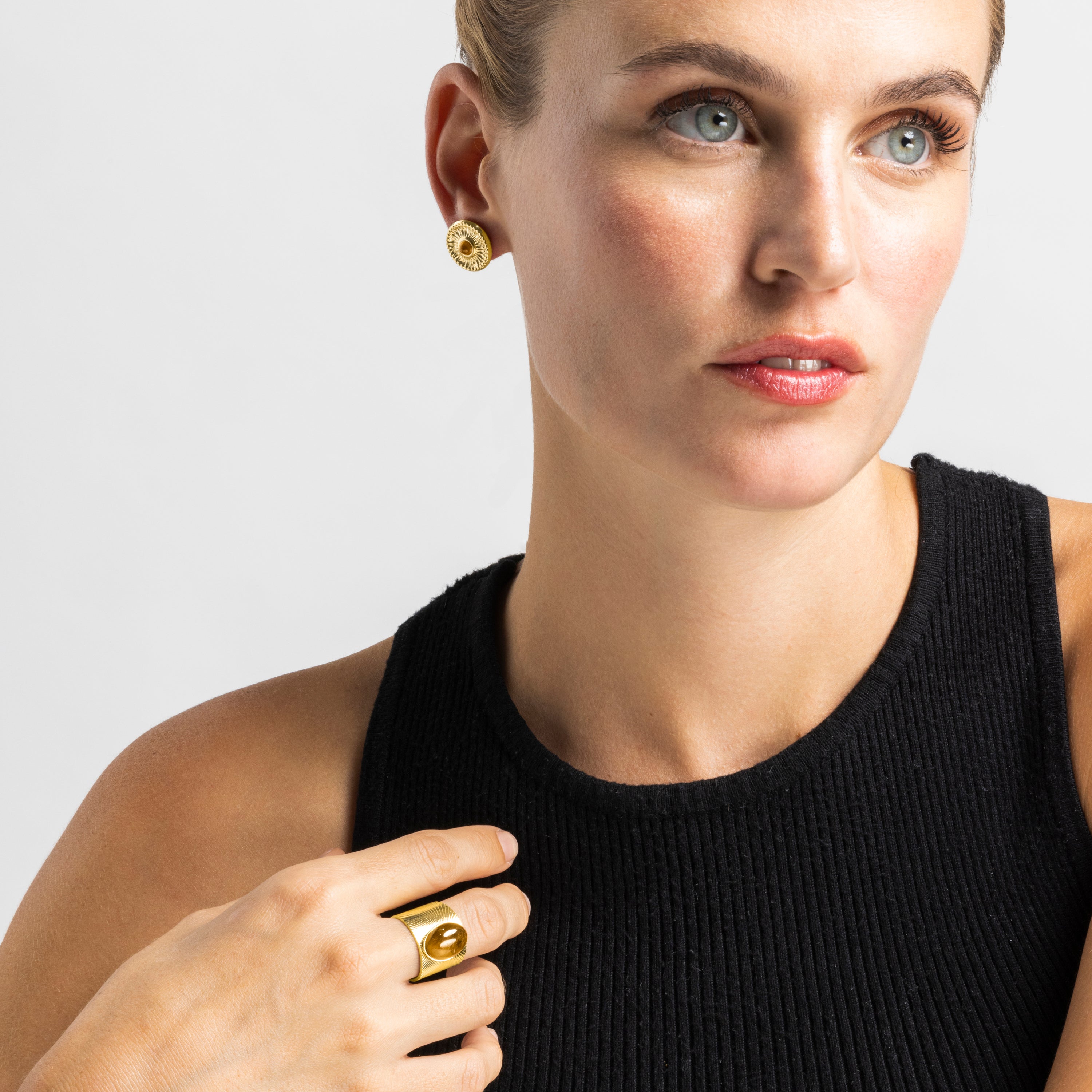 Anillo con Ojo de Tigre acabado oro 18k - Anleh