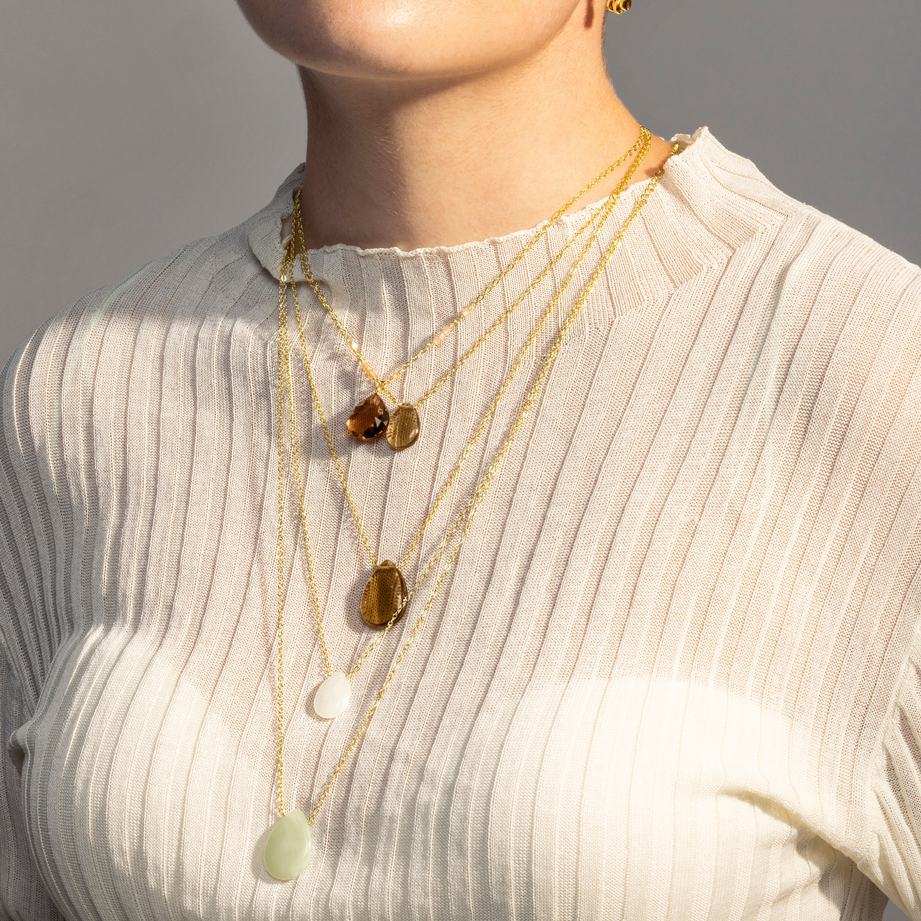 Collar de Cuarzo Ahumado Hidrotermal acabado en oro amarillo 18K - Zoqoyi