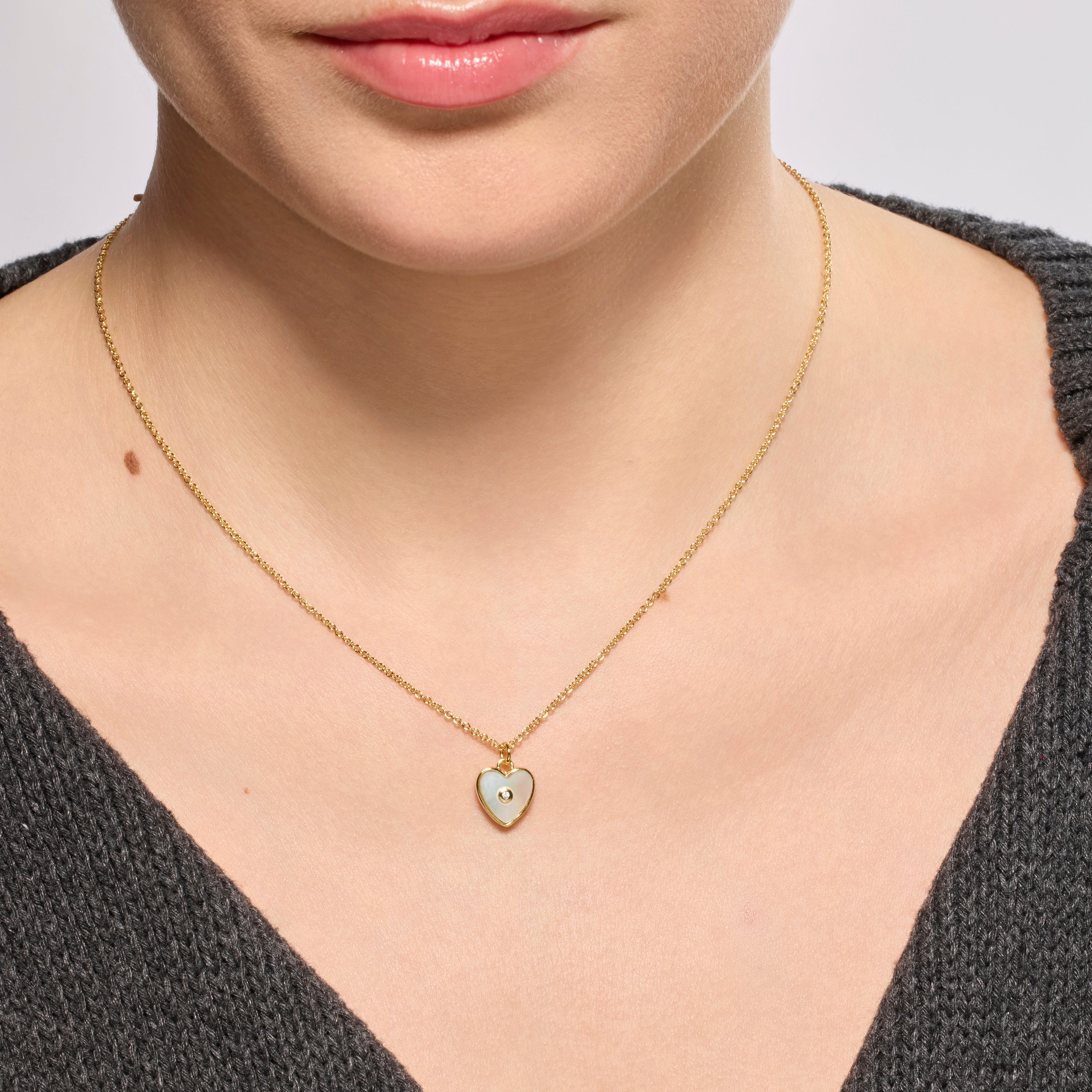 Ketting afgewerkt in 18k geelgoud en Witte Moederparel - Heart