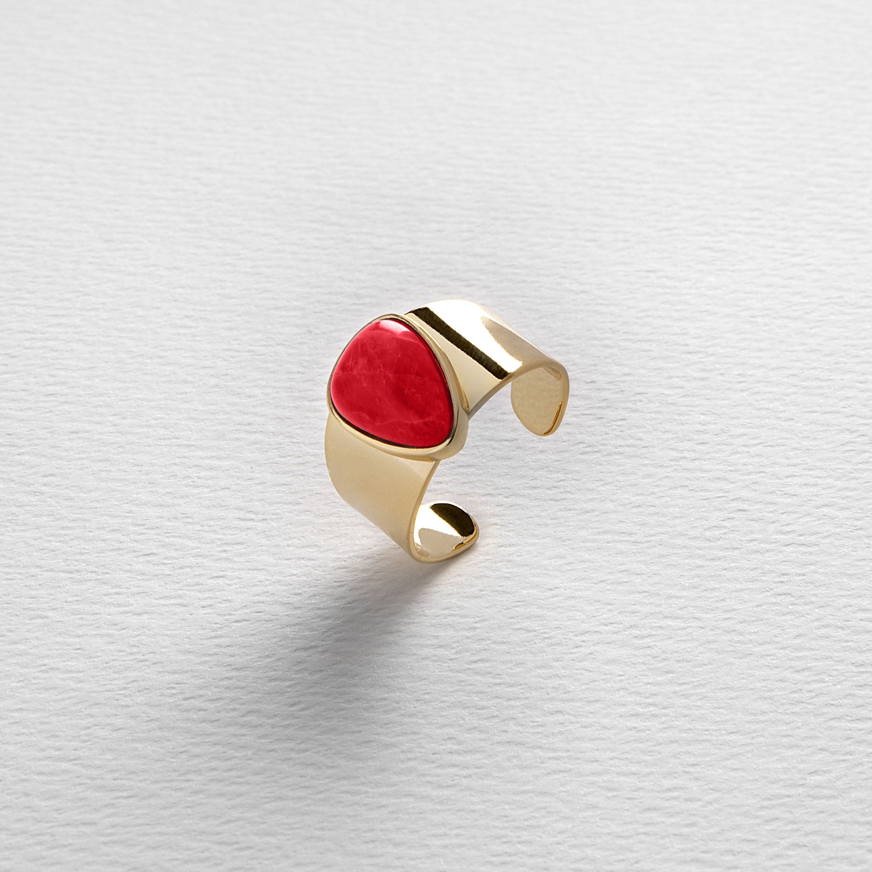 Anillo de Coral acabado en oro amarillo 18K - Sheak
