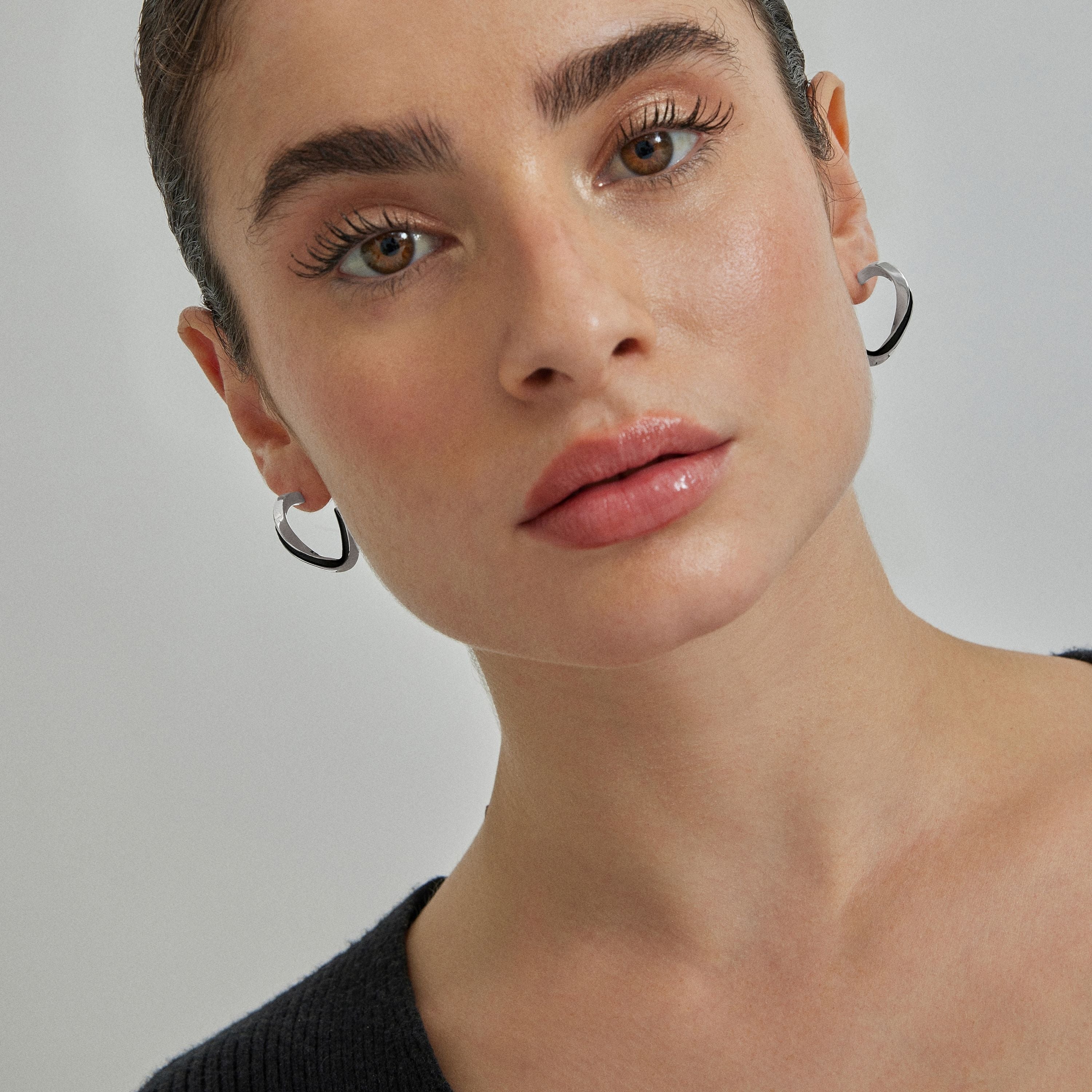Boucles d'oreilles finies en rhodium - Nuosi